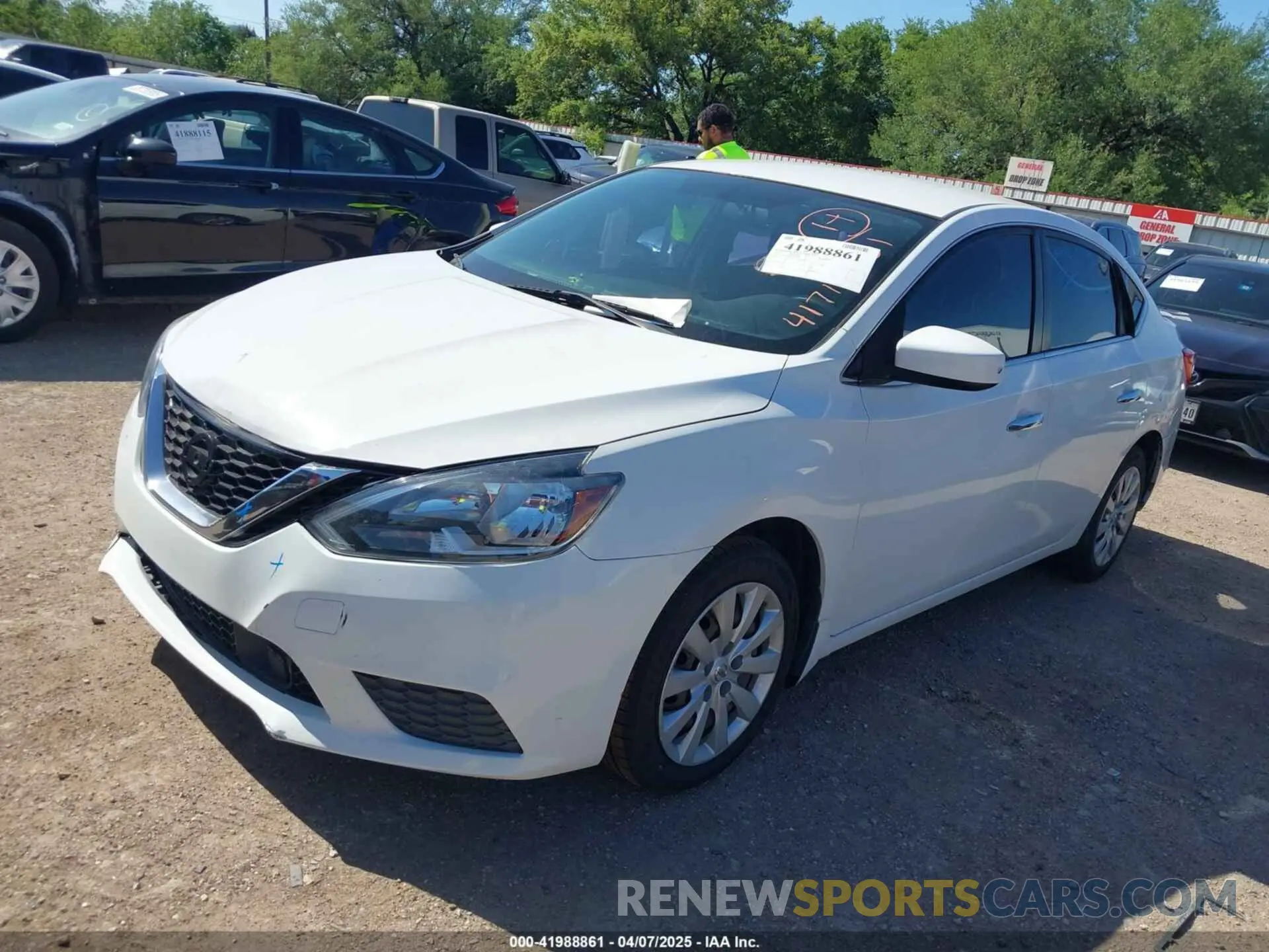 2 fotografías del automóvil dañado 3N1AB7AP7KY434477 NISSAN SENTRA 2019