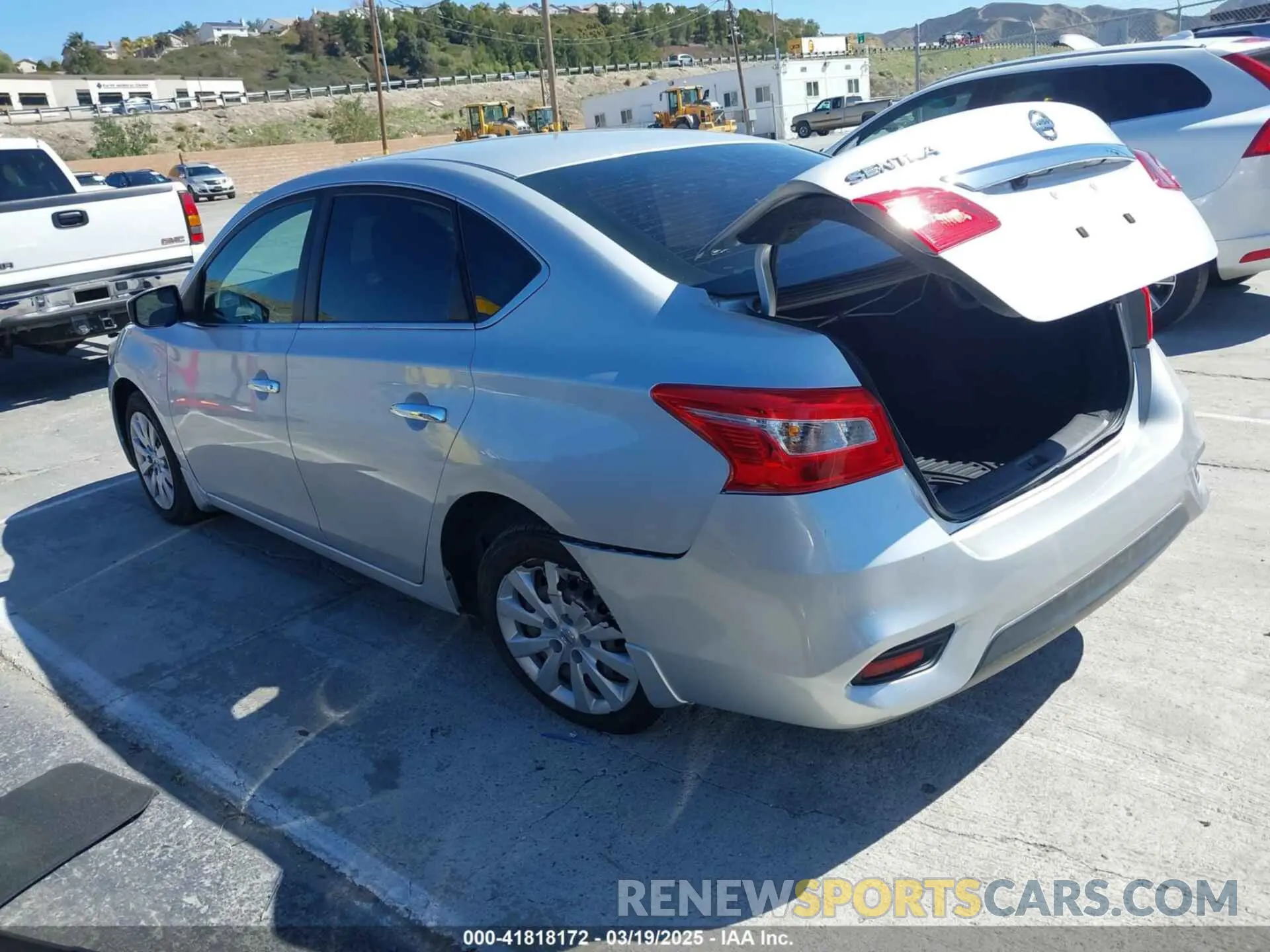 3 fotografías del automóvil dañado 3N1AB7AP7KY445558 NISSAN SENTRA 2019
