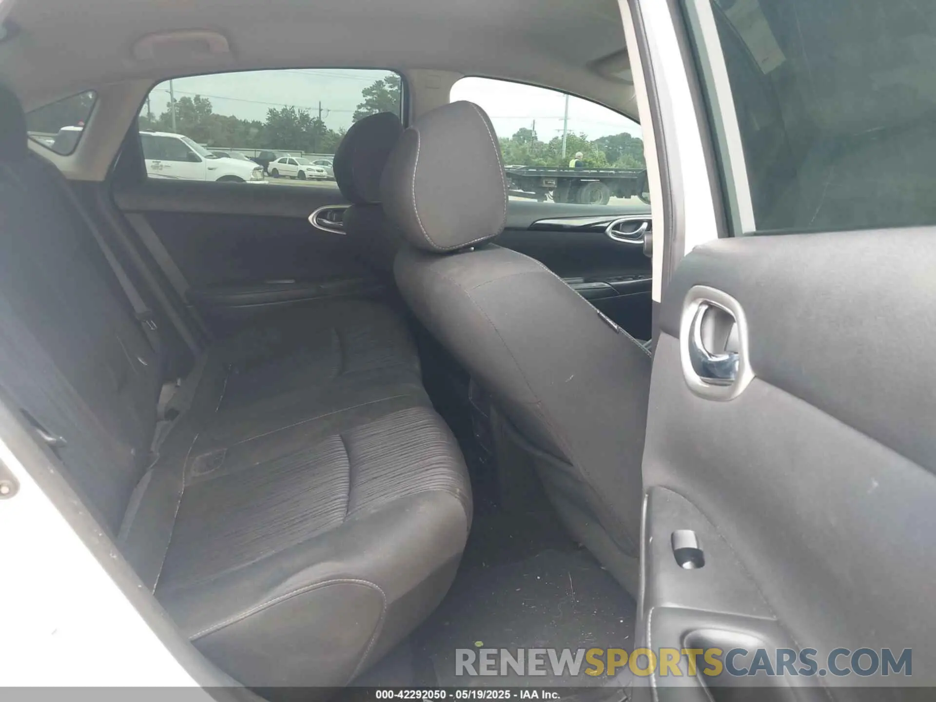 8 fotografías del automóvil dañado 3N1AB7AP8KL615598 NISSAN SENTRA 2019