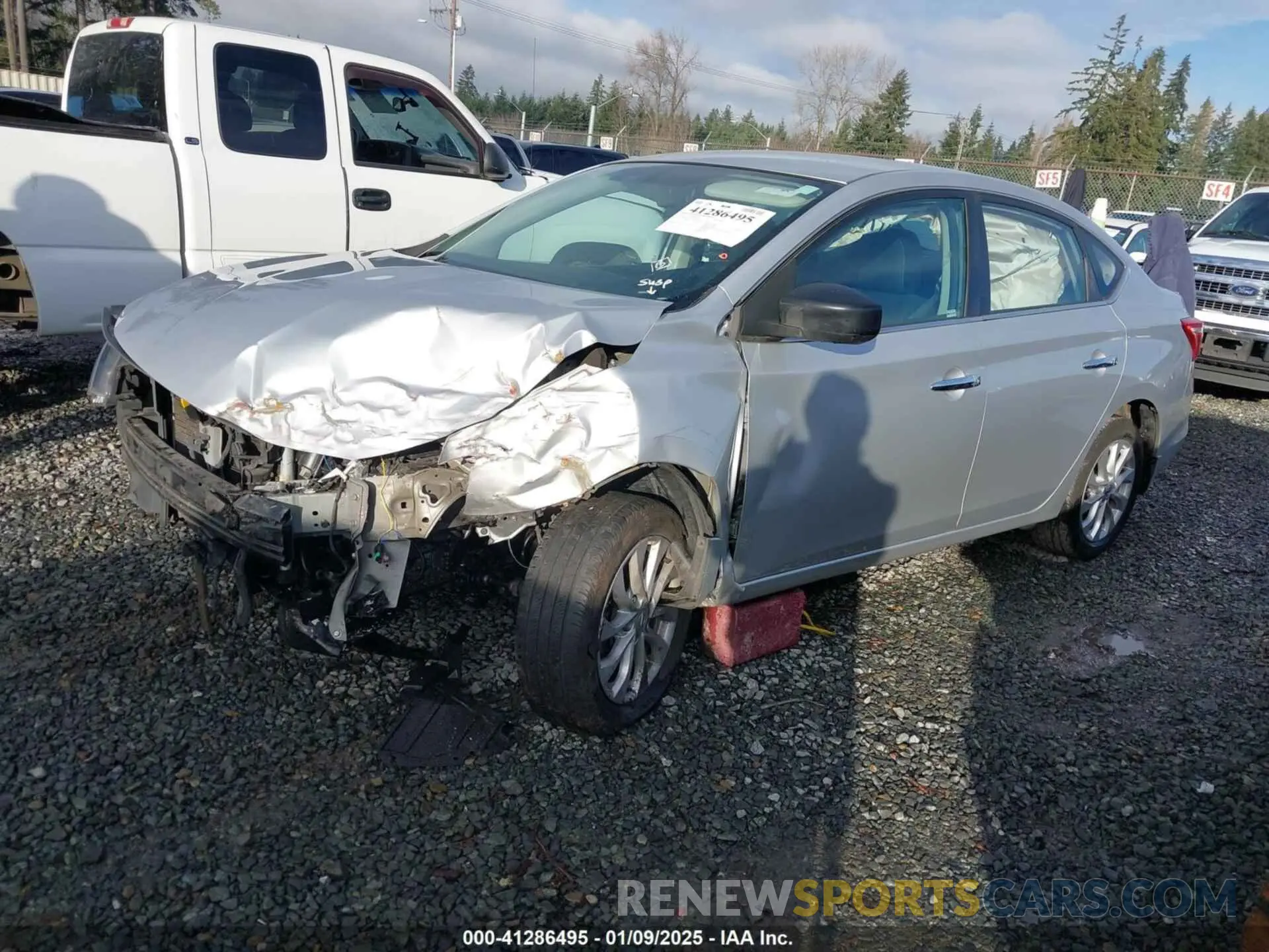 2 fotografías del automóvil dañado 3N1AB7AP8KY218816 NISSAN SENTRA 2019