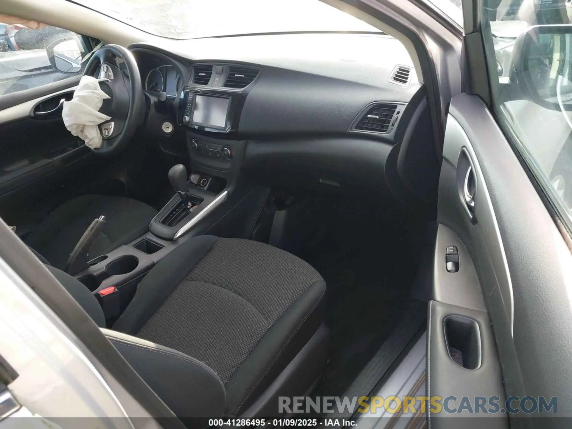 5 fotografías del automóvil dañado 3N1AB7AP8KY218816 NISSAN SENTRA 2019