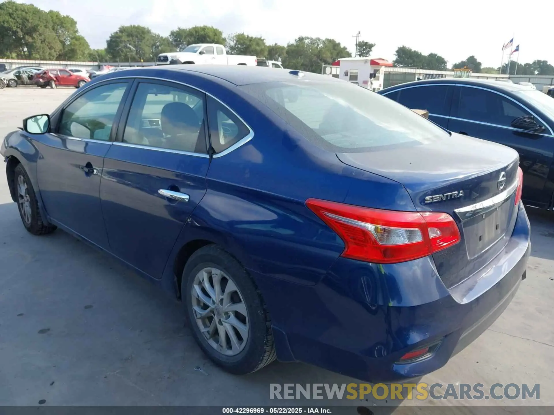 3 fotografías del automóvil dañado 3N1AB7AP8KY242095 NISSAN SENTRA 2019