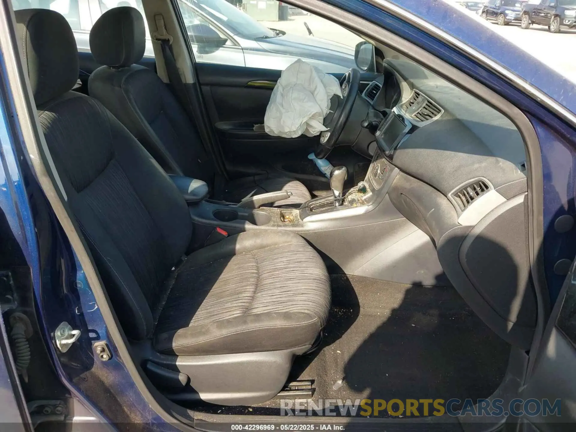 5 fotografías del automóvil dañado 3N1AB7AP8KY242095 NISSAN SENTRA 2019