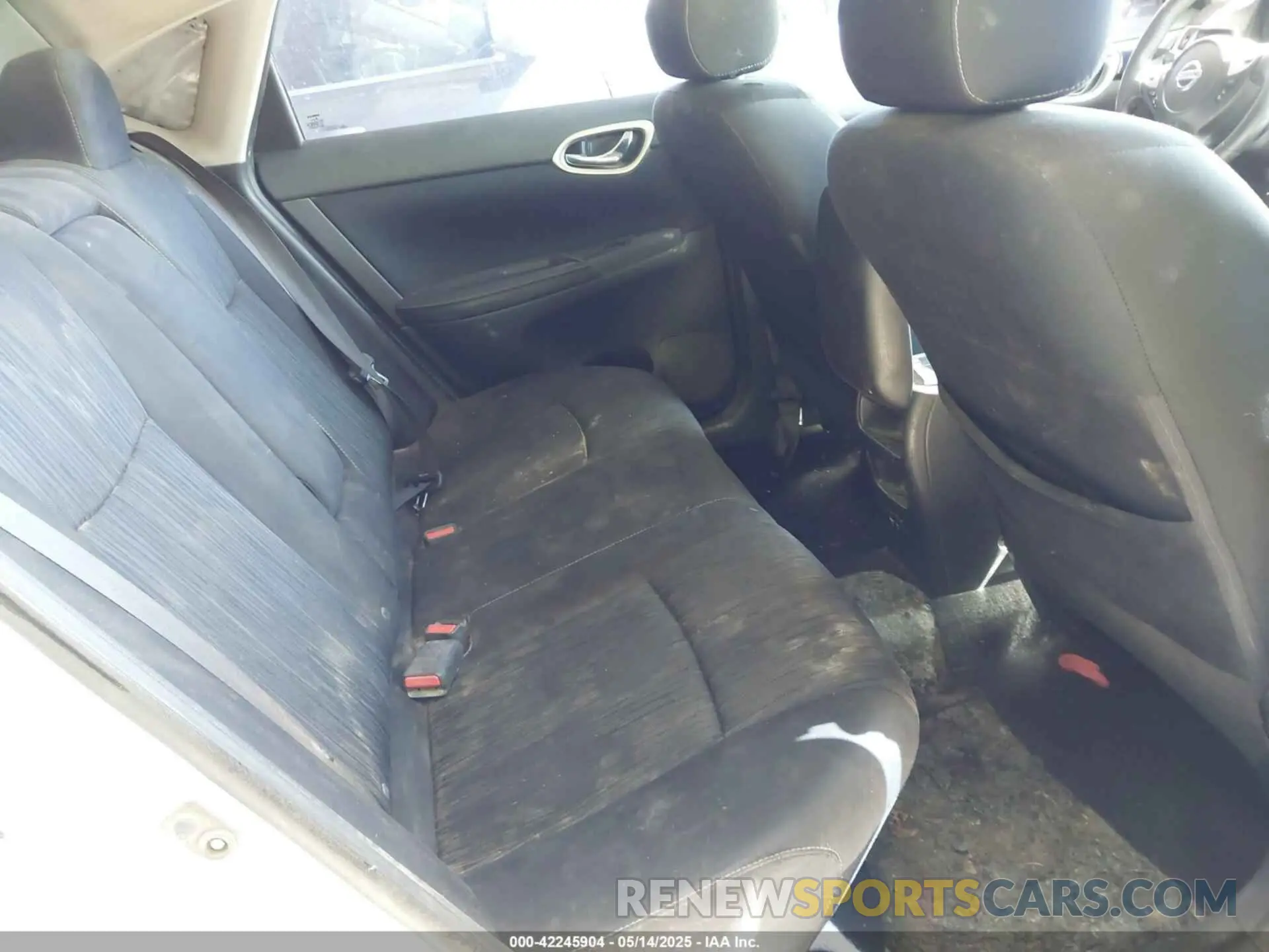 8 fotografías del automóvil dañado 3N1AB7AP8KY255848 NISSAN SENTRA 2019