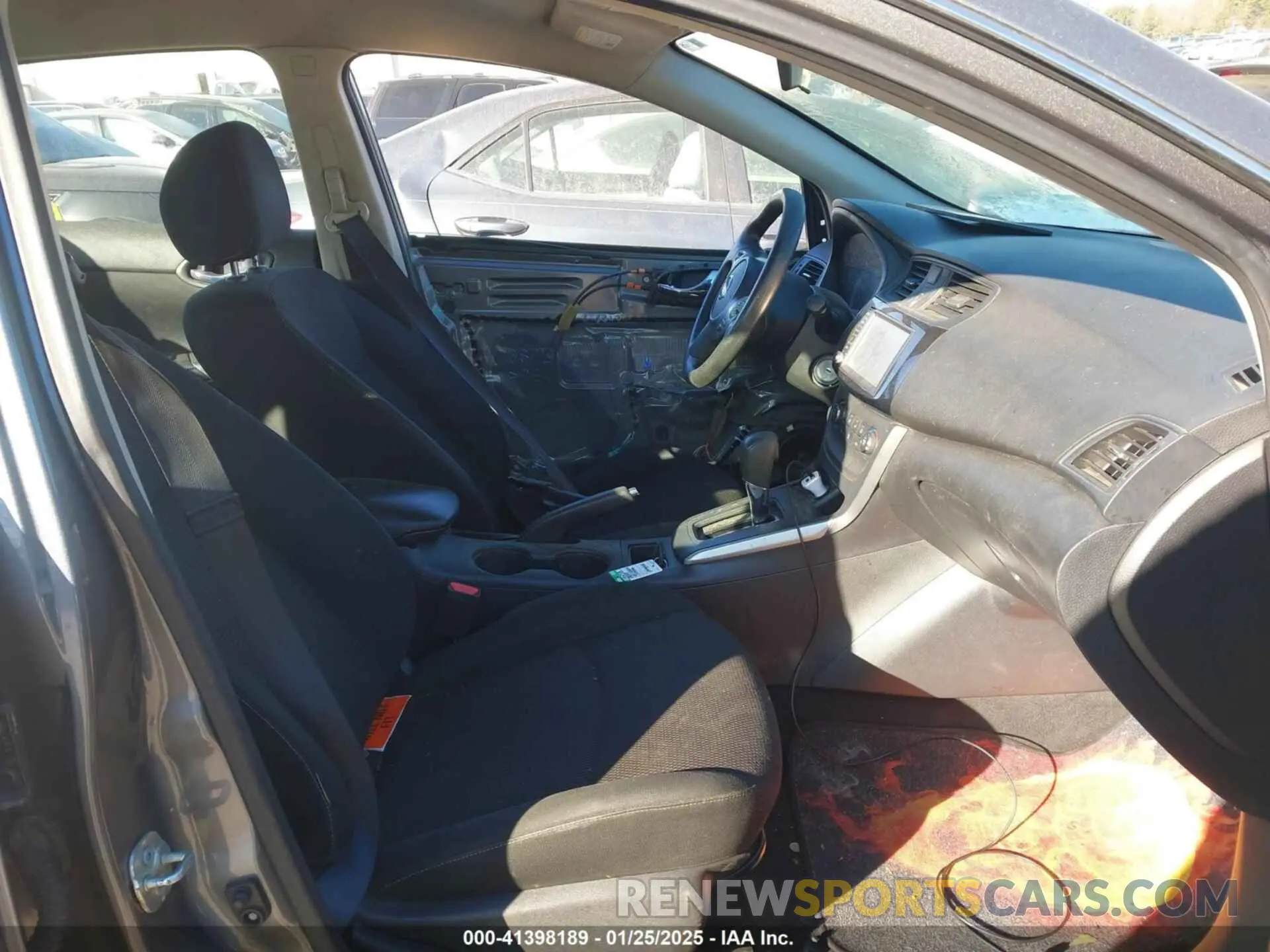 5 fotografías del automóvil dañado 3N1AB7AP8KY270981 NISSAN SENTRA 2019
