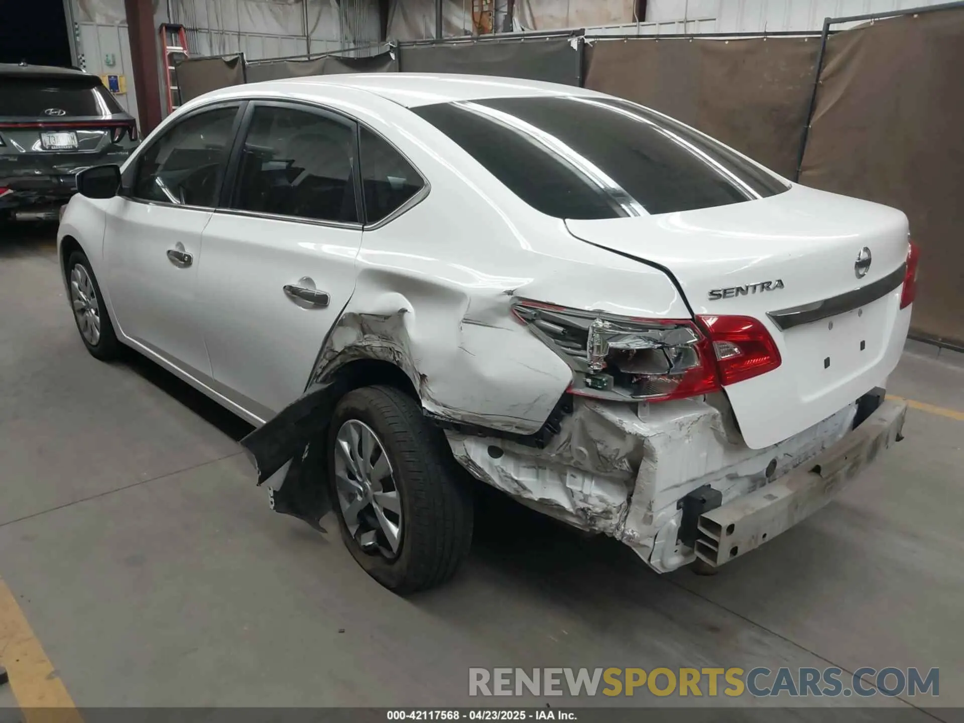 3 fotografías del automóvil dañado 3N1AB7AP8KY302182 NISSAN SENTRA 2019