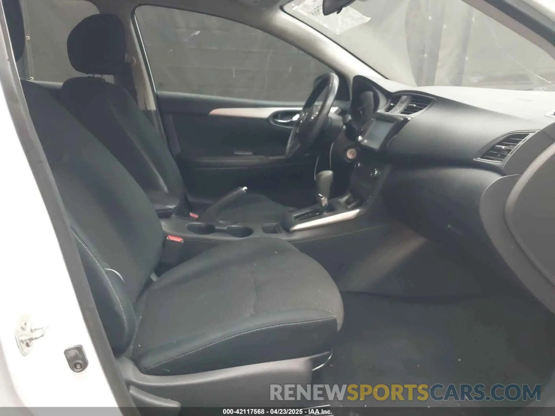 5 fotografías del automóvil dañado 3N1AB7AP8KY302182 NISSAN SENTRA 2019