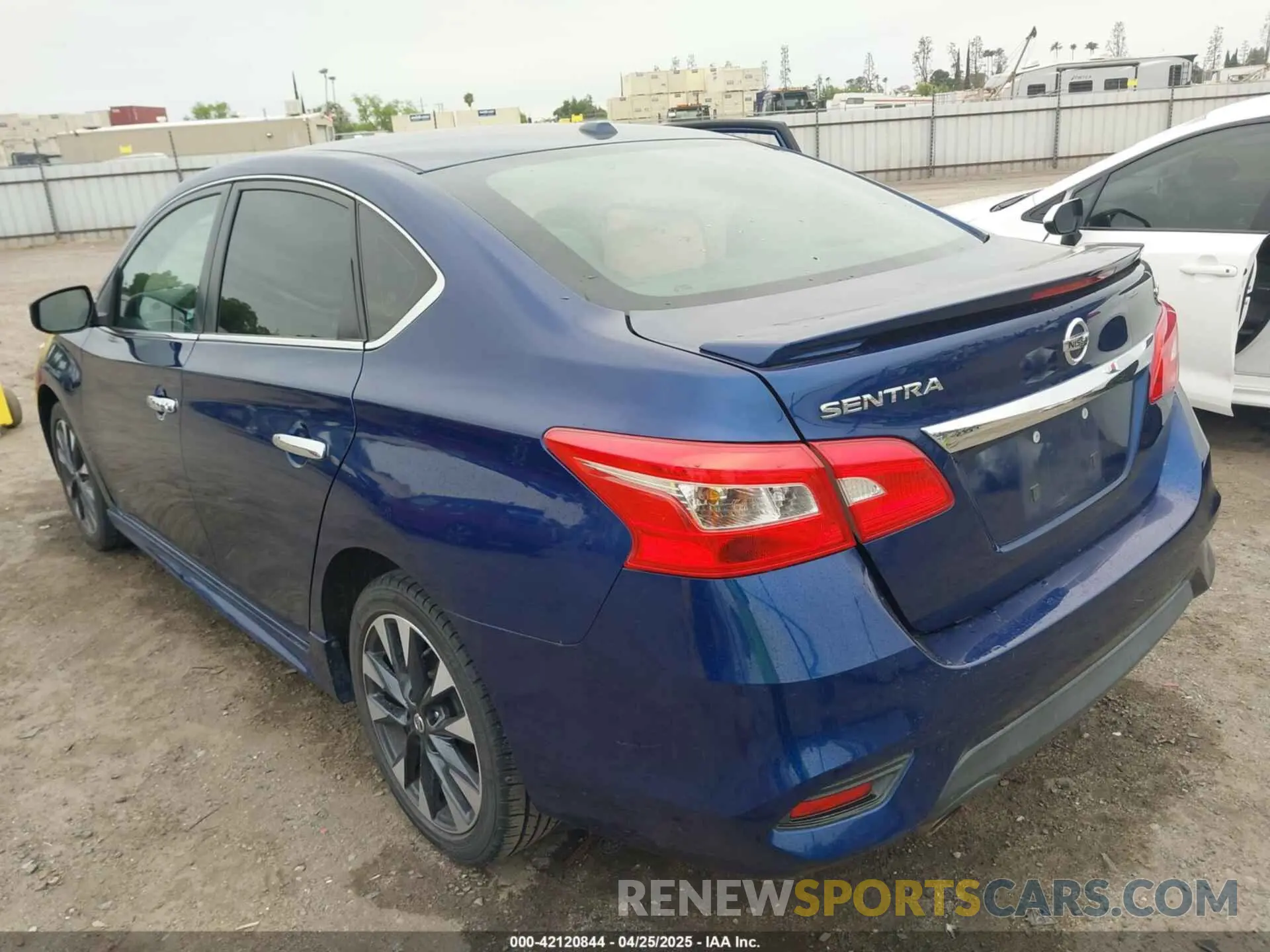 3 fotografías del automóvil dañado 3N1AB7AP8KY342231 NISSAN SENTRA 2019