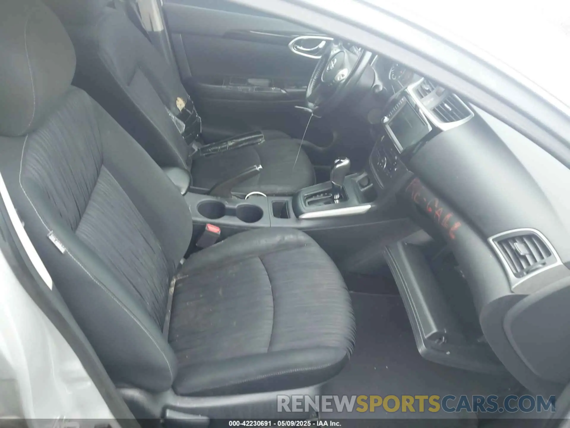 5 fotografías del automóvil dañado 3N1AB7AP8KY392790 NISSAN SENTRA 2019