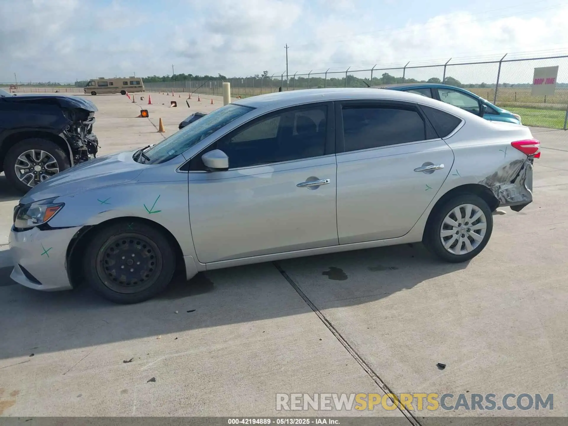 14 fotografías del automóvil dañado 3N1AB7AP8KY456164 NISSAN SENTRA 2019
