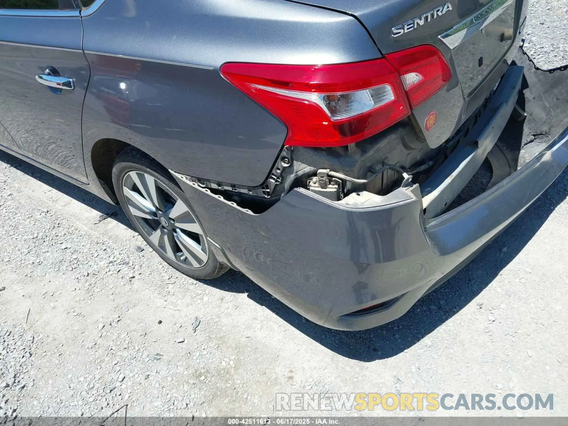 18 fotografías del automóvil dañado 3N1AB7AP9KY236208 NISSAN SENTRA 2019