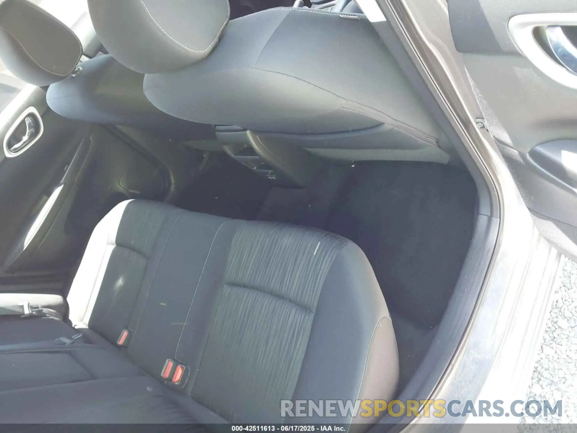 8 fotografías del automóvil dañado 3N1AB7AP9KY236208 NISSAN SENTRA 2019