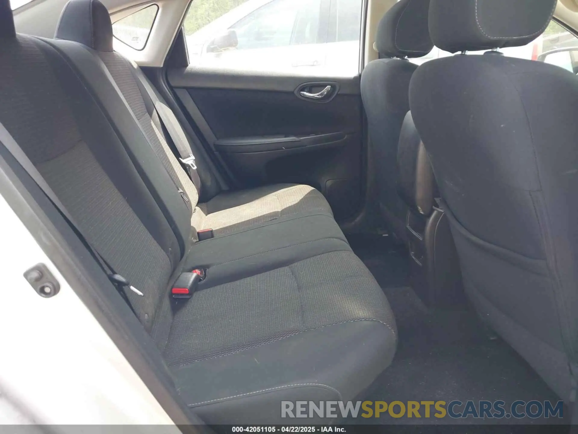 8 fotografías del automóvil dañado 3N1AB7AP9KY267085 NISSAN SENTRA 2019