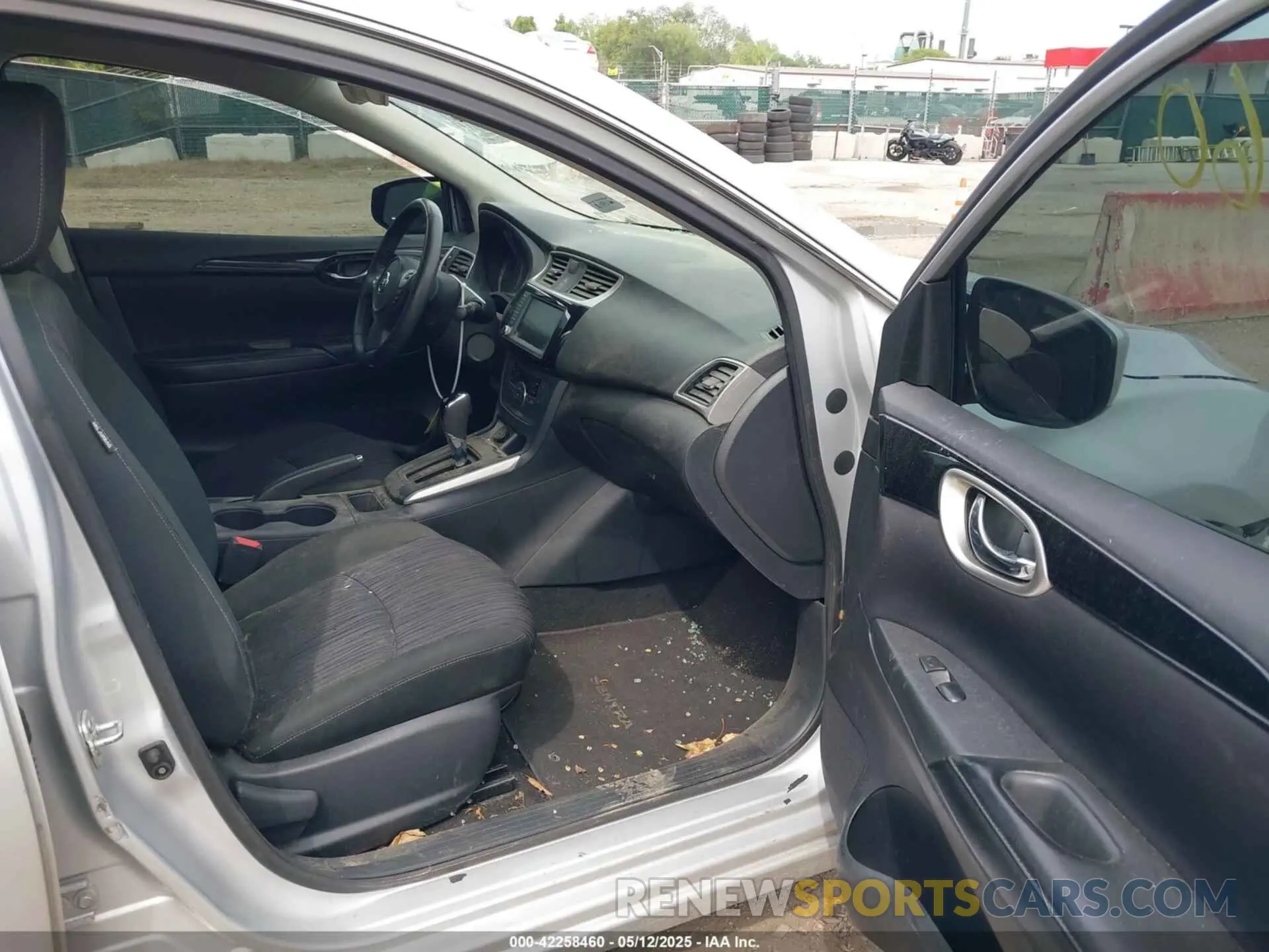 5 fotografías del automóvil dañado 3N1AB7AP9KY311361 NISSAN SENTRA 2019