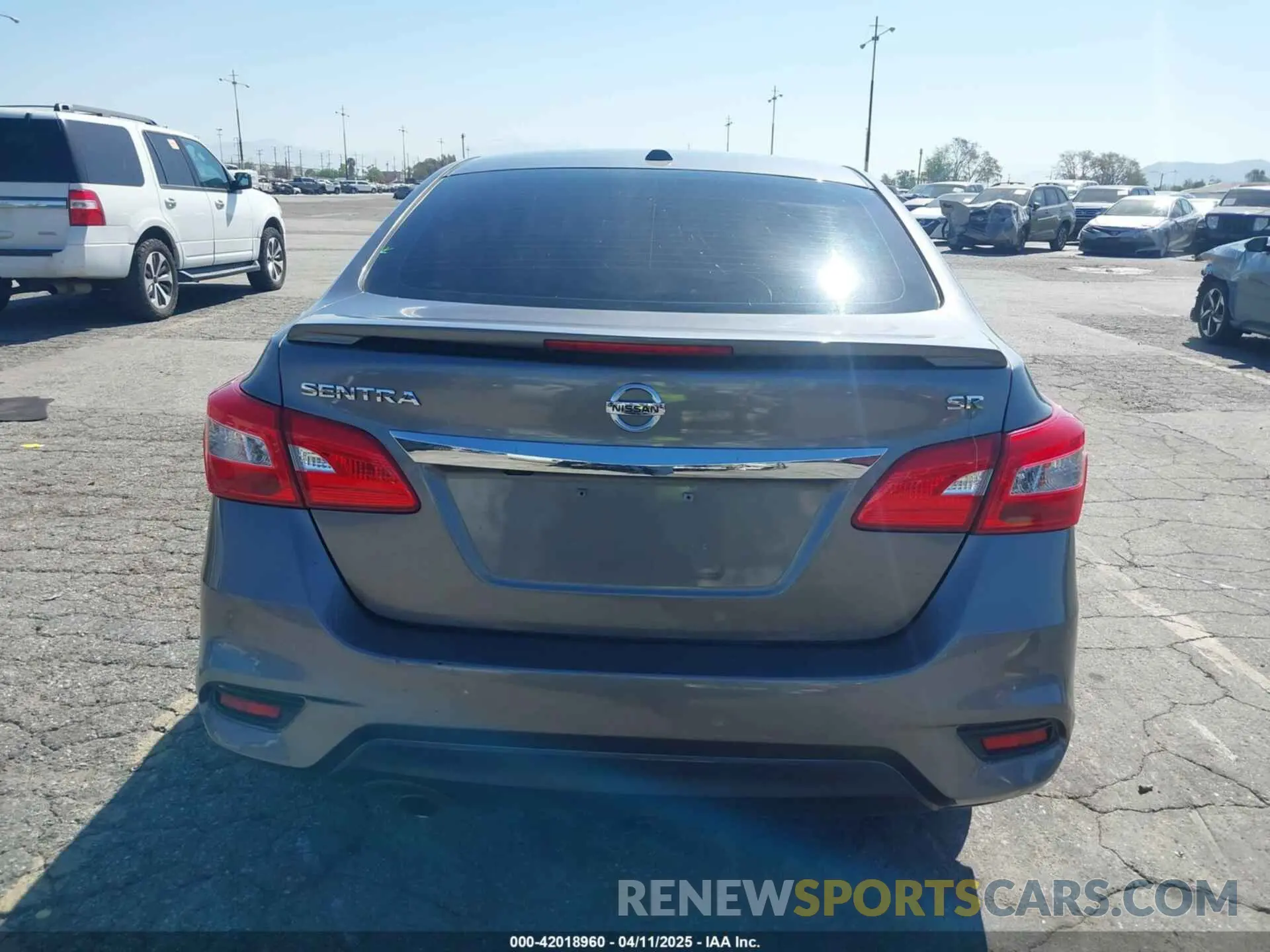 17 fotografías del automóvil dañado 3N1AB7AP9KY352430 NISSAN SENTRA 2019