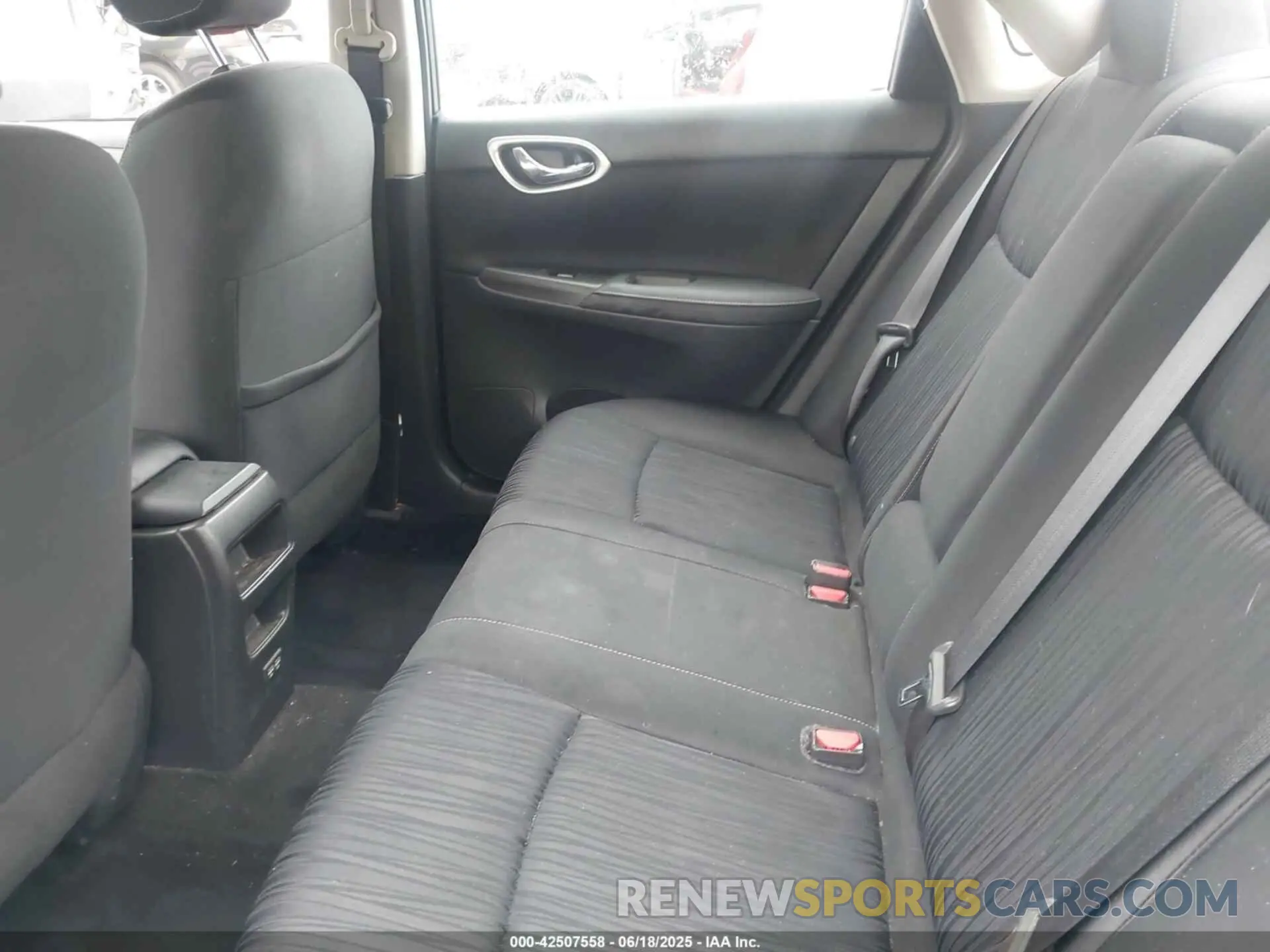 8 fotografías del automóvil dañado 3N1AB7APXKL605011 NISSAN SENTRA 2019