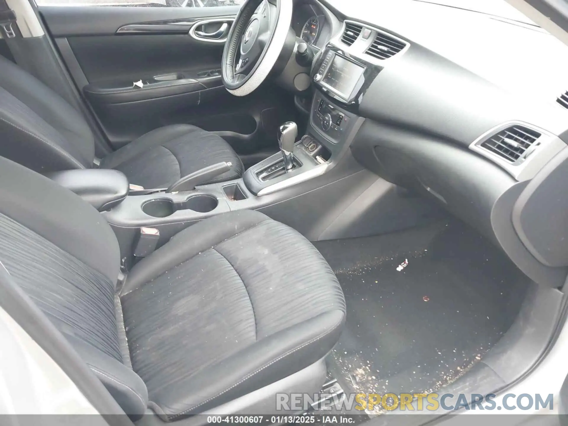 5 fotografías del automóvil dañado 3N1AB7APXKY228618 NISSAN SENTRA 2019