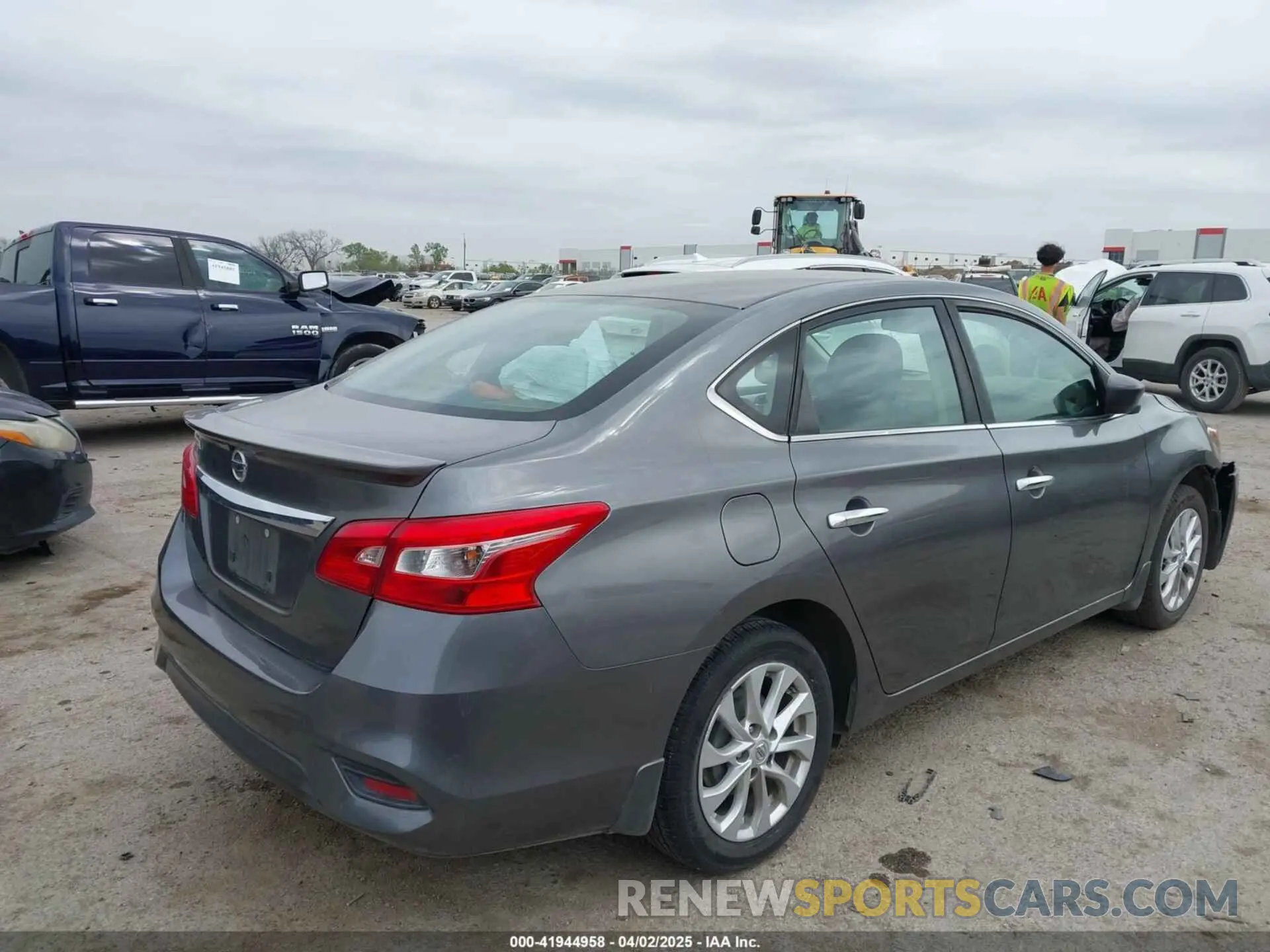 4 fotografías del automóvil dañado 3N1AB7APXKY238159 NISSAN SENTRA 2019