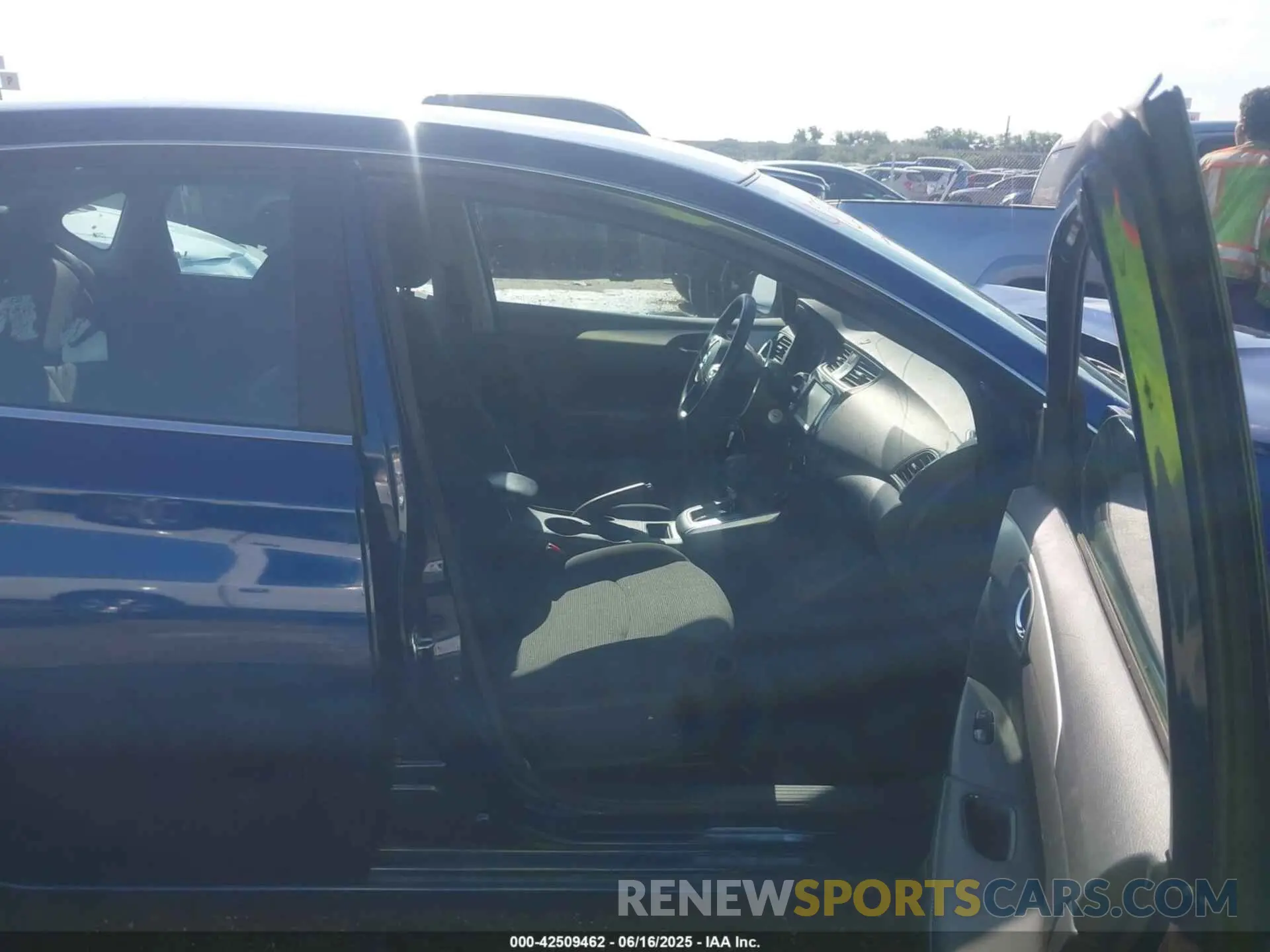 5 fotografías del automóvil dañado 3N1AB7APXKY249873 NISSAN SENTRA 2019