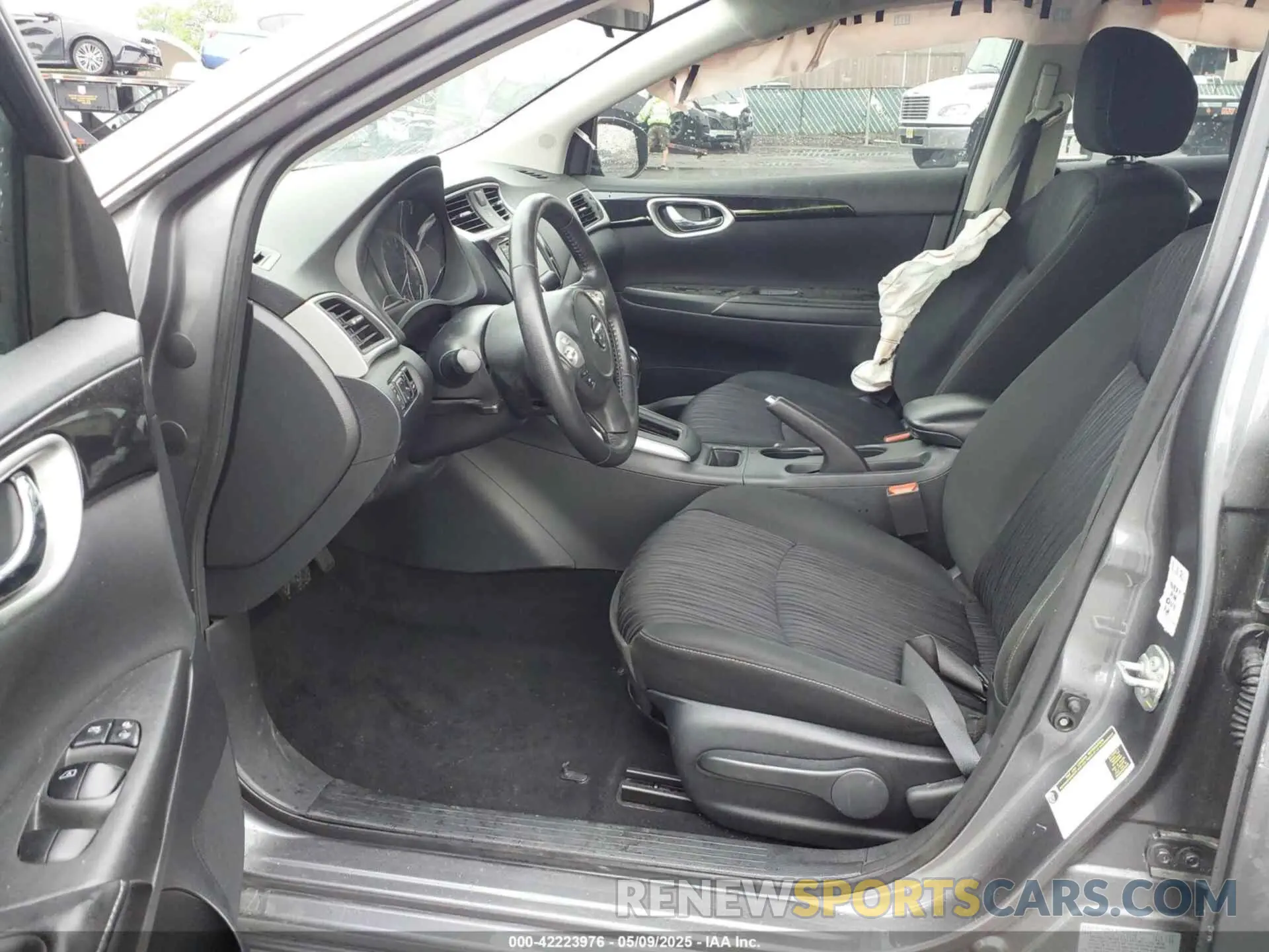 5 fotografías del automóvil dañado 3N1AB7APXKY295347 NISSAN SENTRA 2019