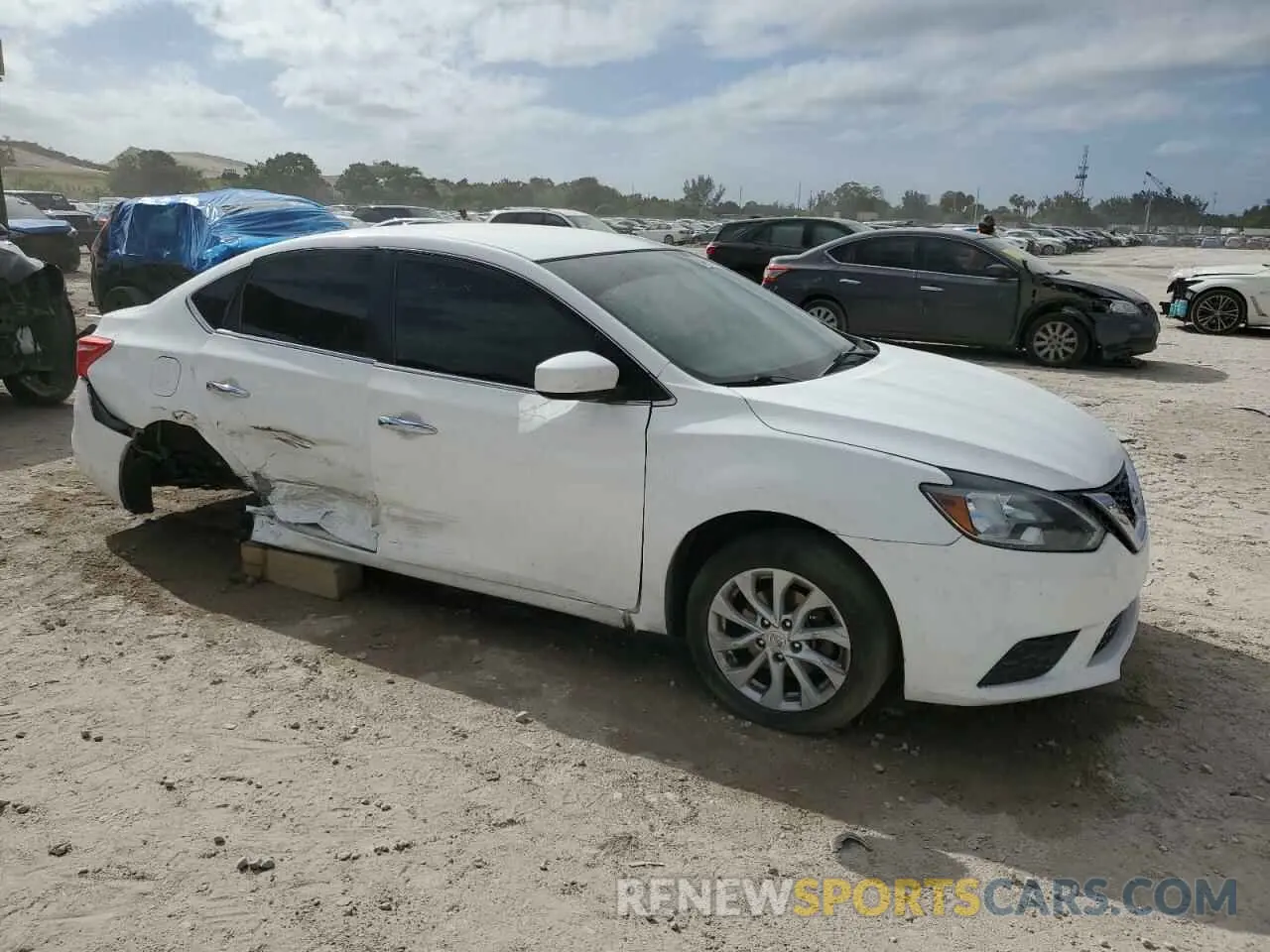 4 fotografías del automóvil dañado 3N1AB7APXKY328184 NISSAN SENTRA 2019