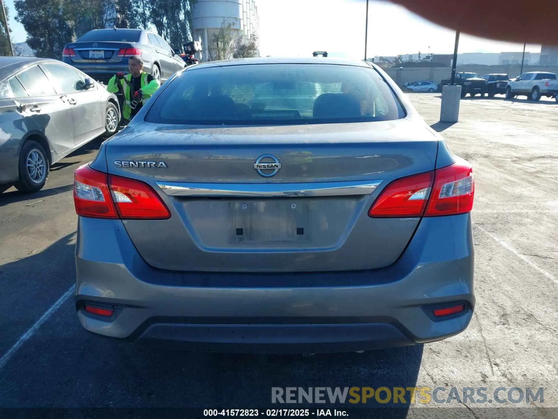 17 fotografías del automóvil dañado 3N1AB7APXKY331327 NISSAN SENTRA 2019