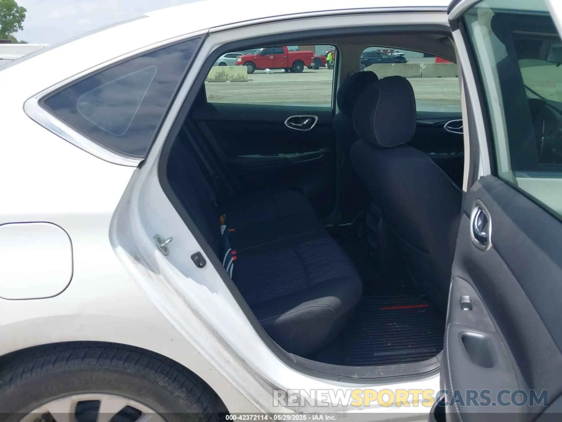 8 fotografías del automóvil dañado 3N1AB7APXKY378891 NISSAN SENTRA 2019