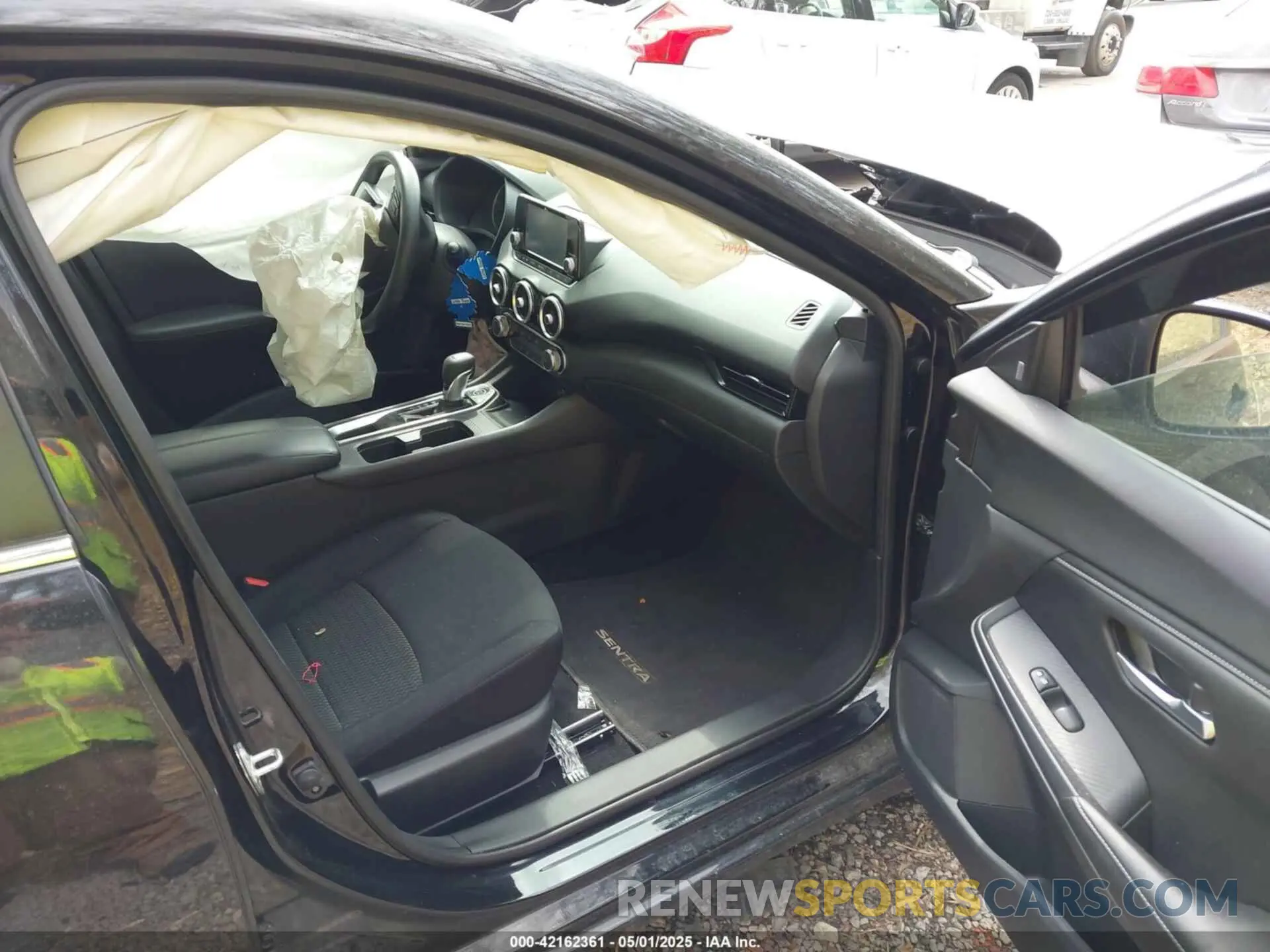 5 fotografías del automóvil dañado 3N1AB8BV2LY308418 NISSAN SENTRA 2020