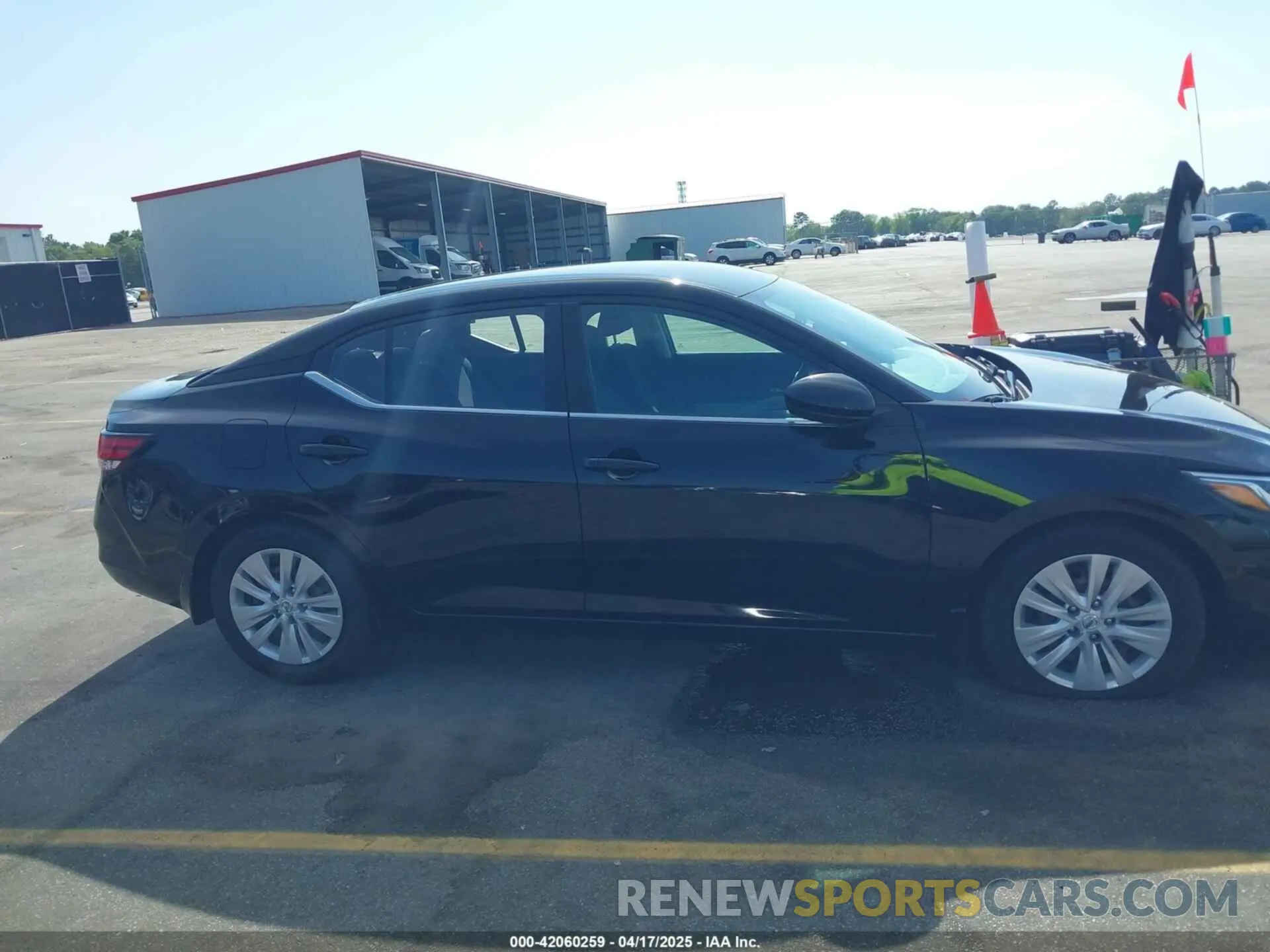 13 fotografías del automóvil dañado 3N1AB8BV4LY205923 NISSAN SENTRA 2020