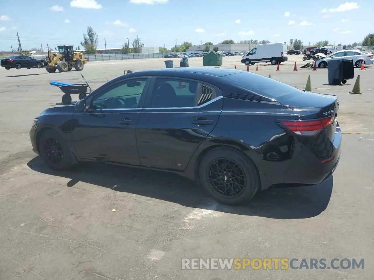 2 fotografías del automóvil dañado 3N1AB8BV6LY226031 NISSAN SENTRA 2020