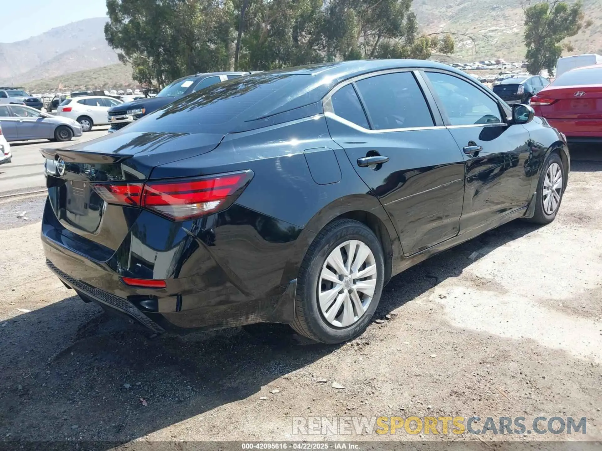 4 fotografías del automóvil dañado 3N1AB8BVXLY228512 NISSAN SENTRA 2020