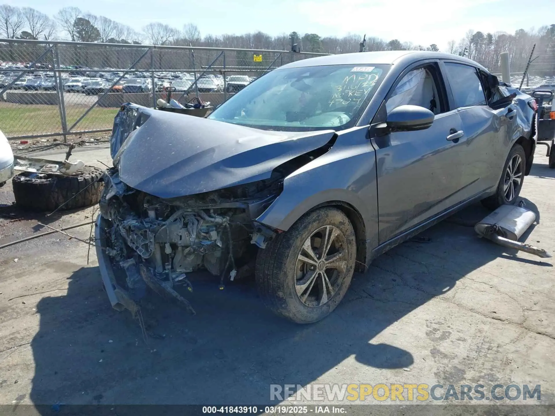 2 fotografías del automóvil dañado 3N1AB8CV0LY204704 NISSAN SENTRA 2020