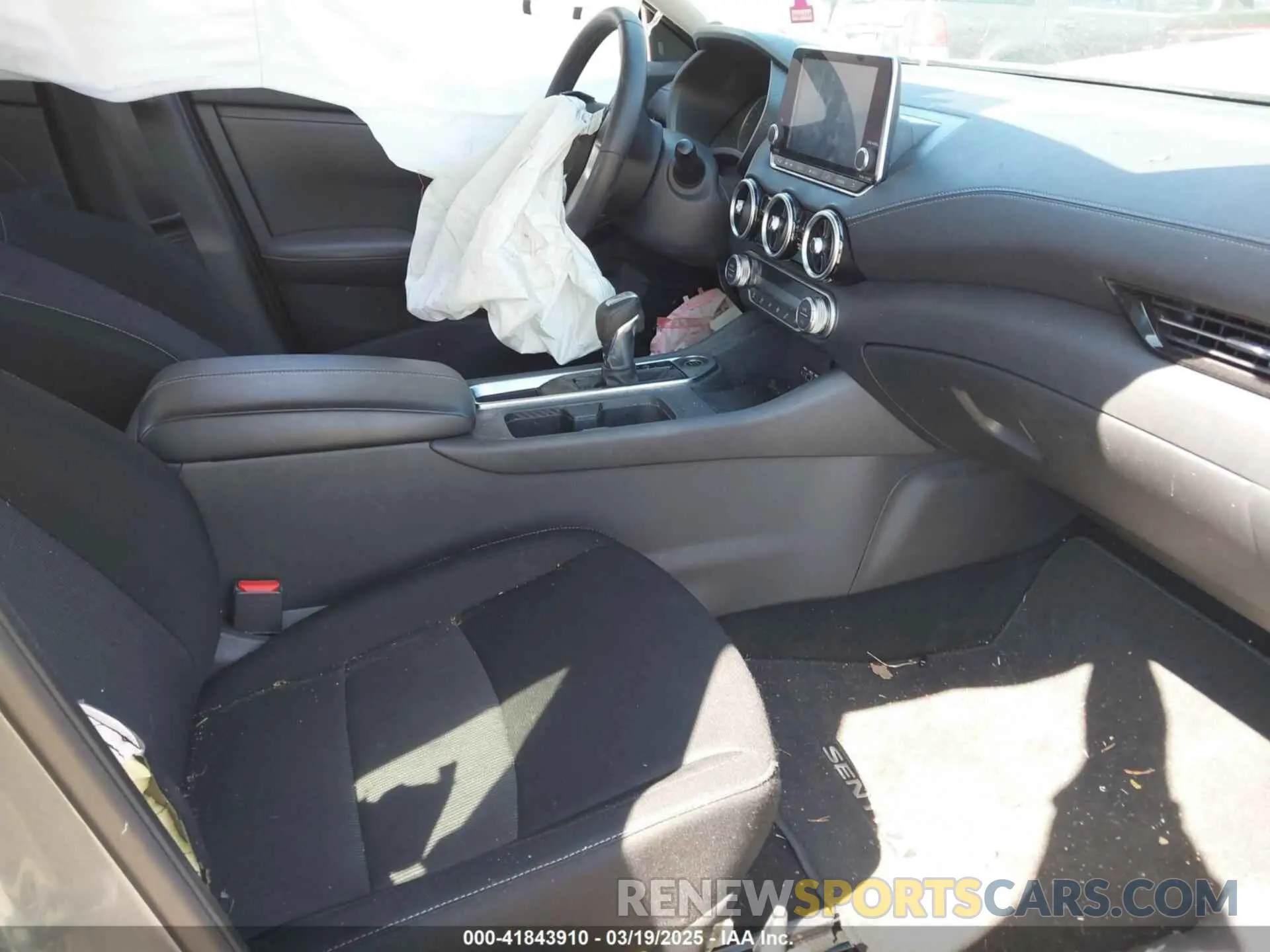 5 fotografías del automóvil dañado 3N1AB8CV0LY204704 NISSAN SENTRA 2020