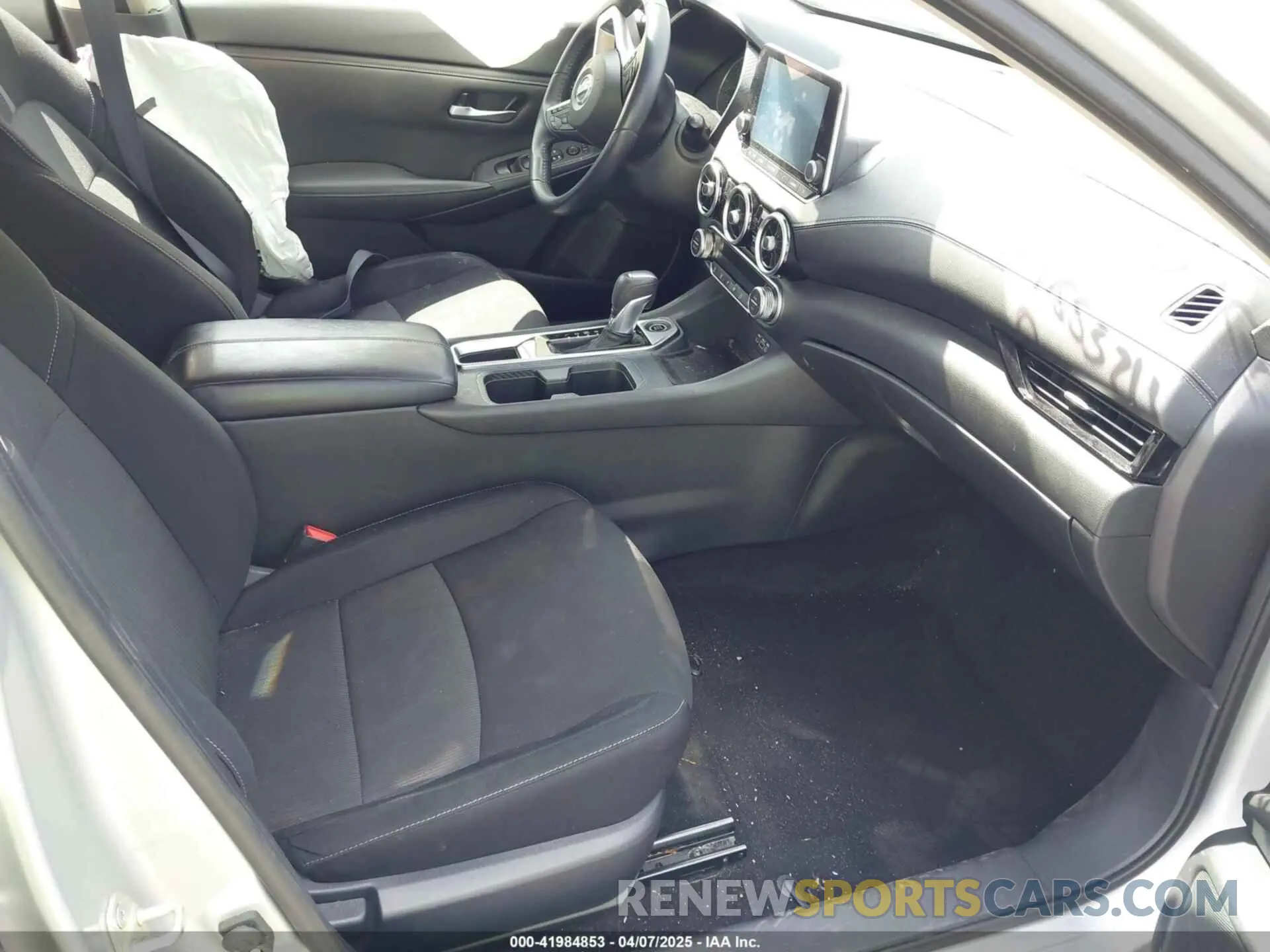 5 fotografías del automóvil dañado 3N1AB8CV2LY256335 NISSAN SENTRA 2020