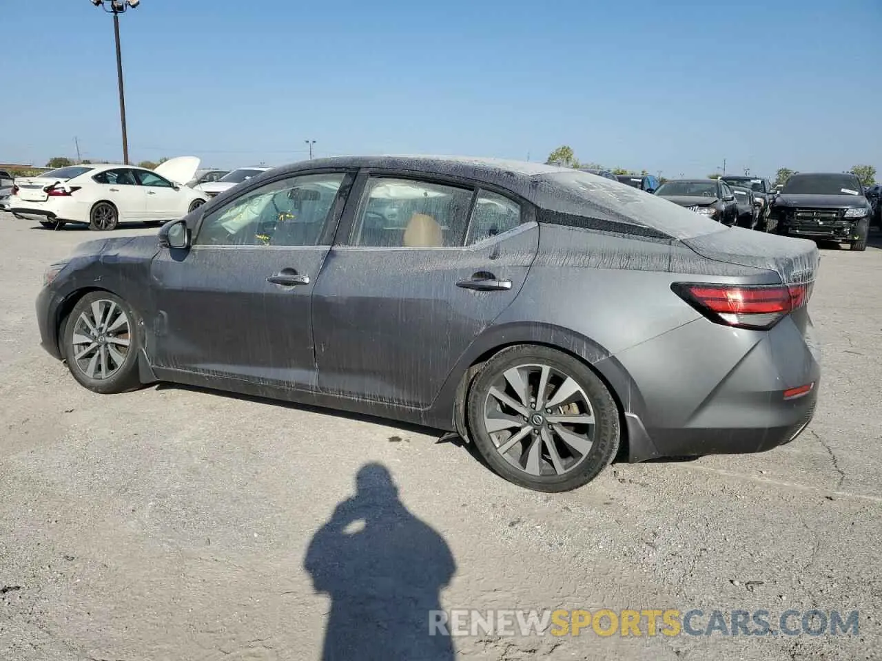 2 fotografías del automóvil dañado 3N1AB8CV2LY302696 NISSAN SENTRA 2020