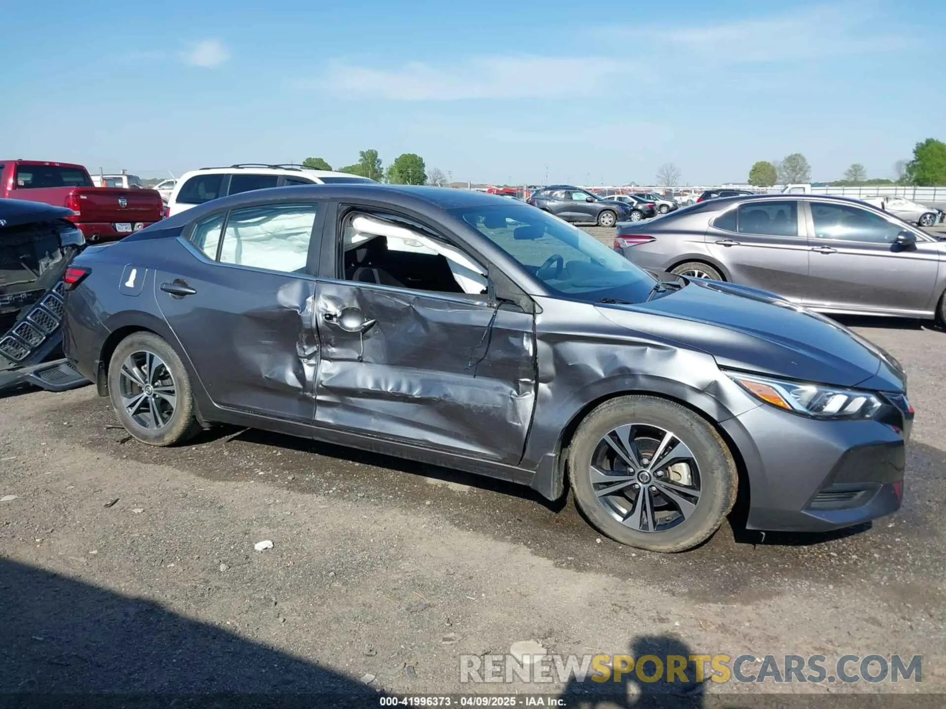 13 fotografías del automóvil dañado 3N1AB8CV7LY245699 NISSAN SENTRA 2020