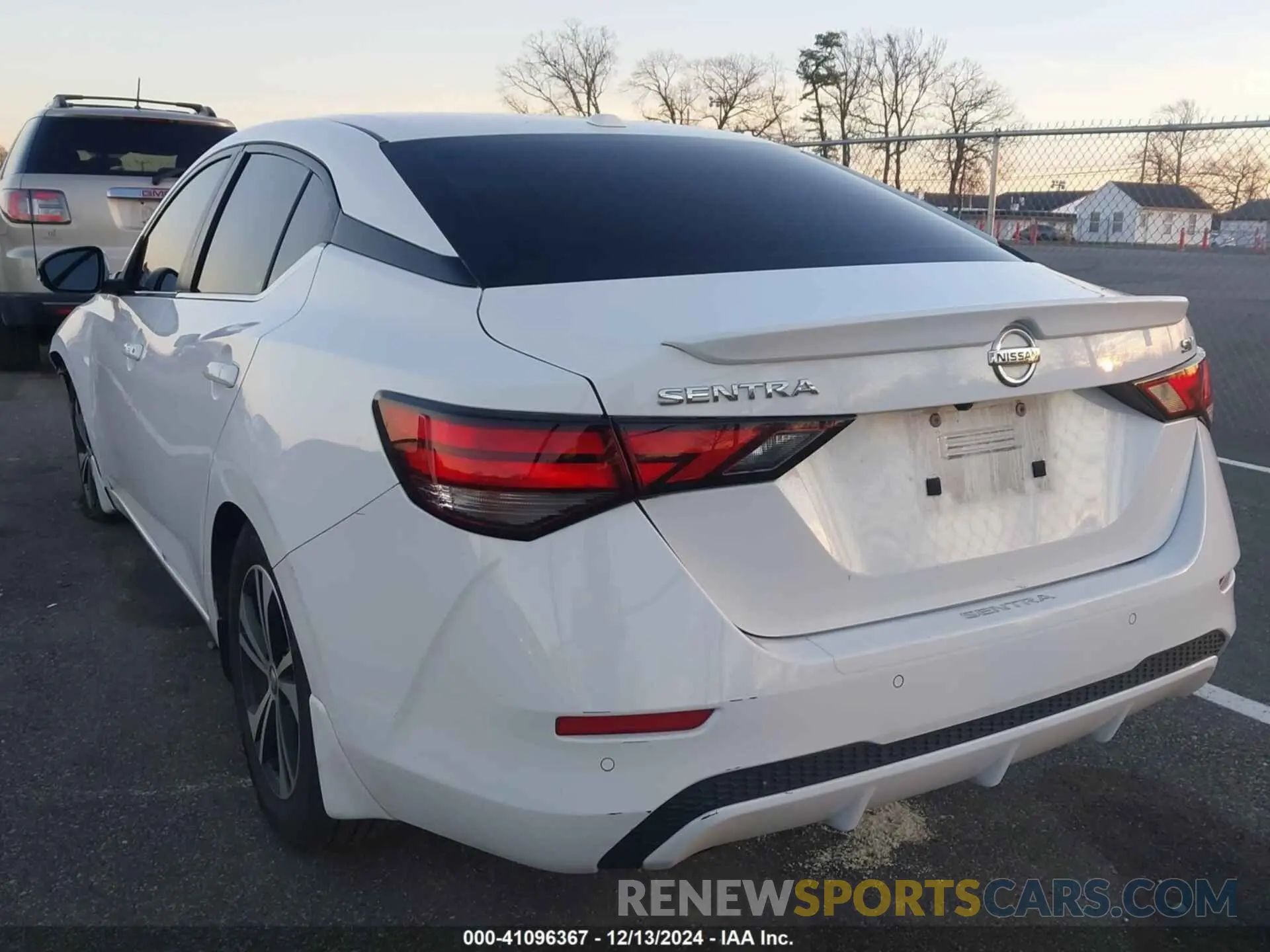 3 fotografías del automóvil dañado 3N1AB8CV8LY249499 NISSAN SENTRA 2020