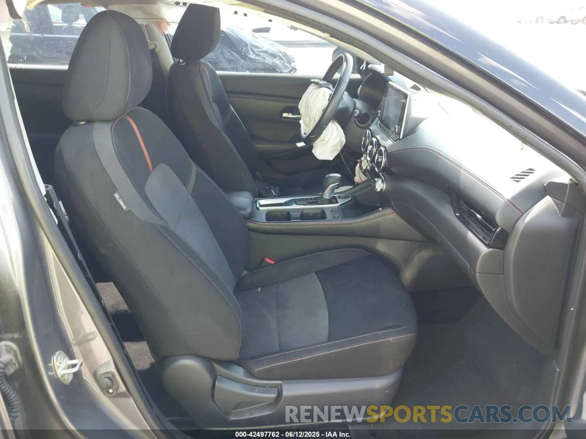 5 fotografías del automóvil dañado 3N1AB8DV0LY246885 NISSAN SENTRA 2020