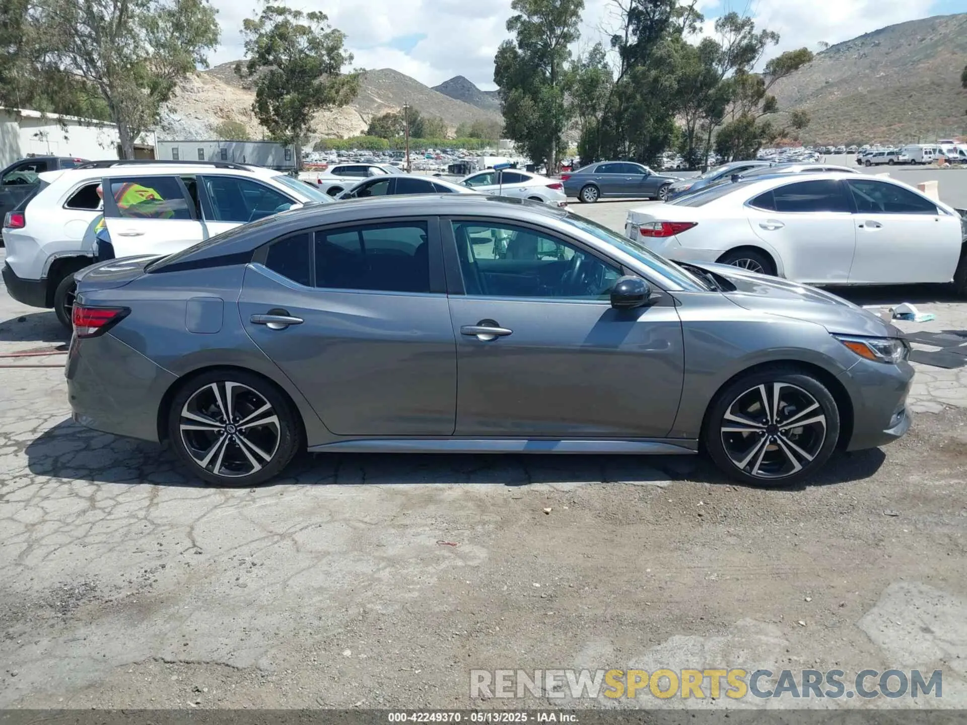13 fotografías del automóvil dañado 3N1AB8DV7LY285506 NISSAN SENTRA 2020
