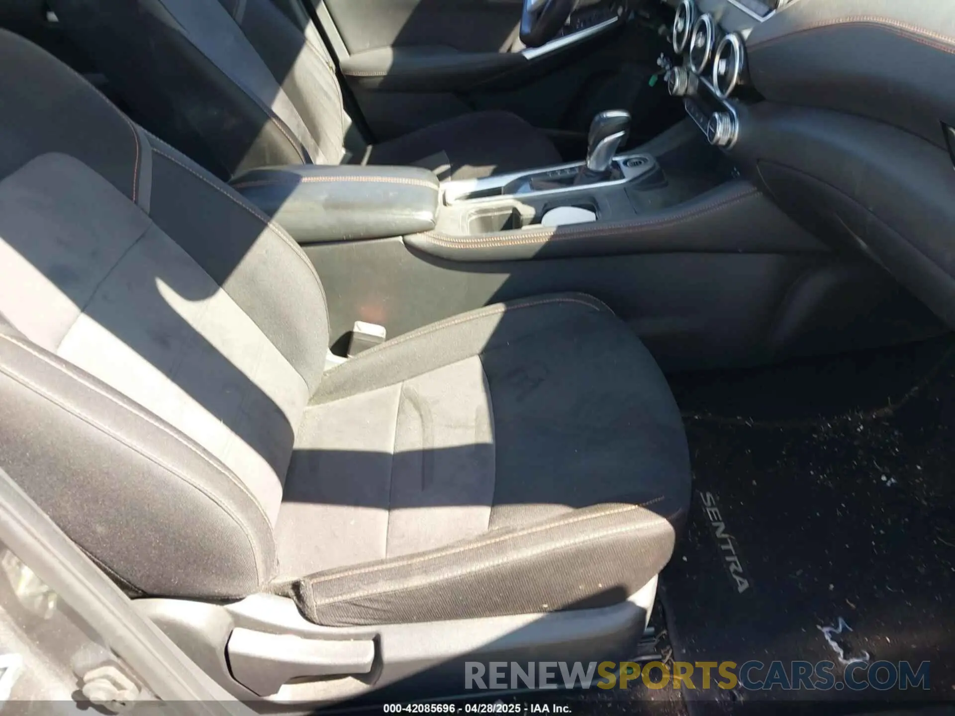5 fotografías del automóvil dañado 3N1AB8DVXLY262821 NISSAN SENTRA 2020