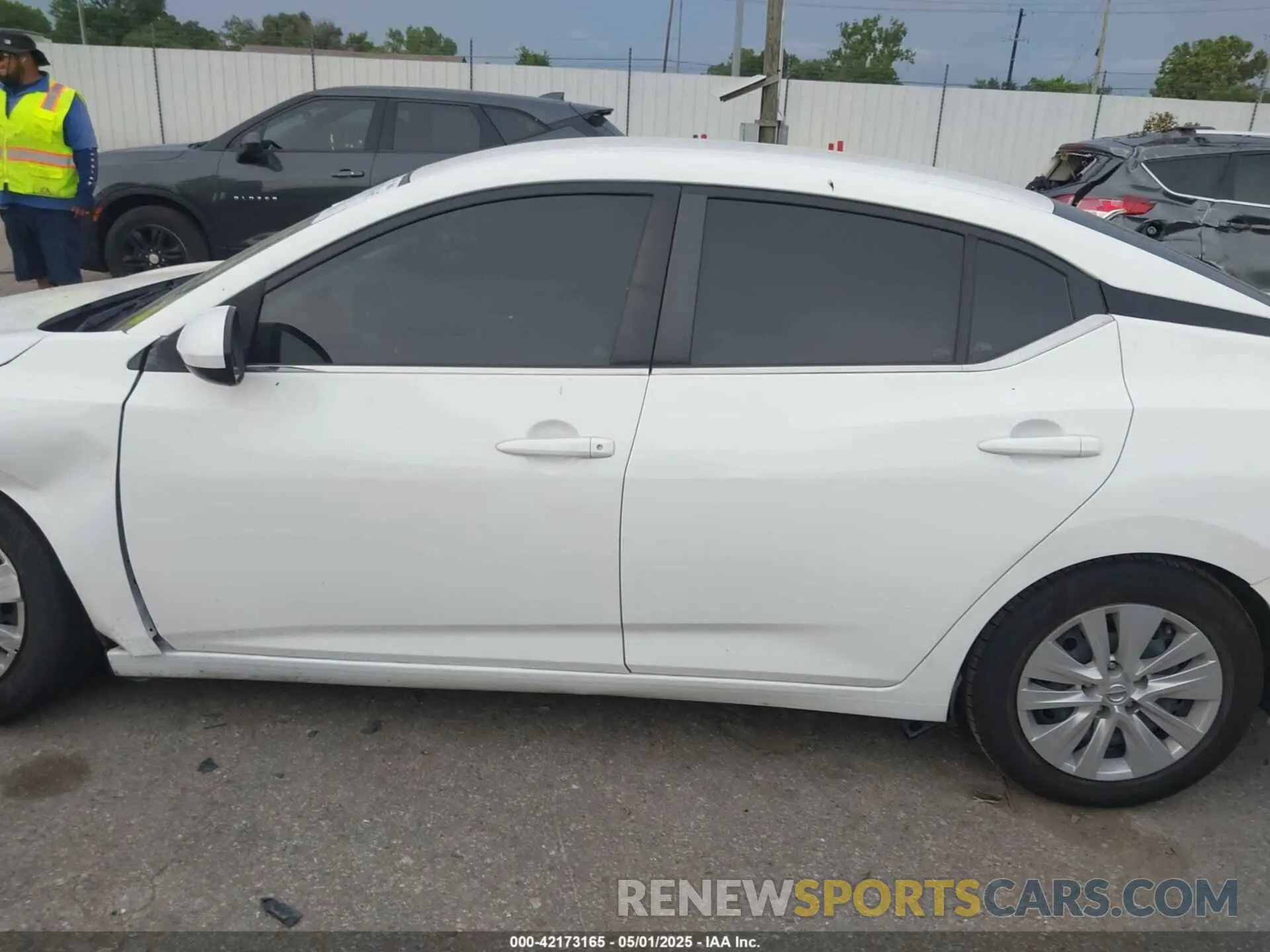 14 fotografías del automóvil dañado 3N1AB8BV5MY255151 NISSAN SENTRA 2021
