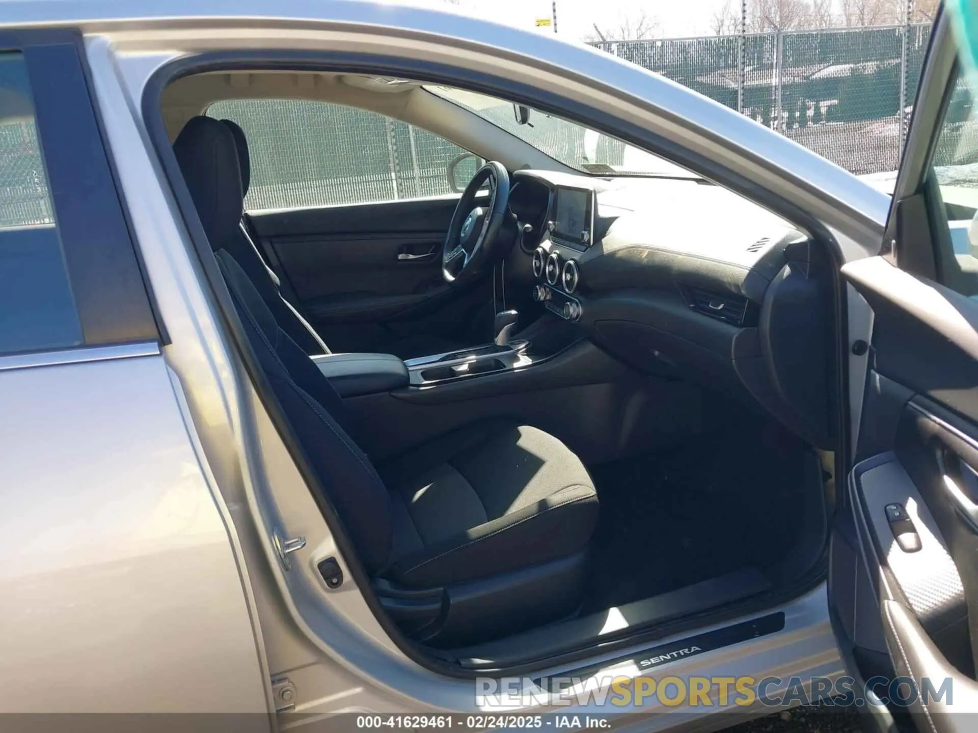 5 fotografías del automóvil dañado 3N1AB8CV0MY326769 NISSAN SENTRA 2021