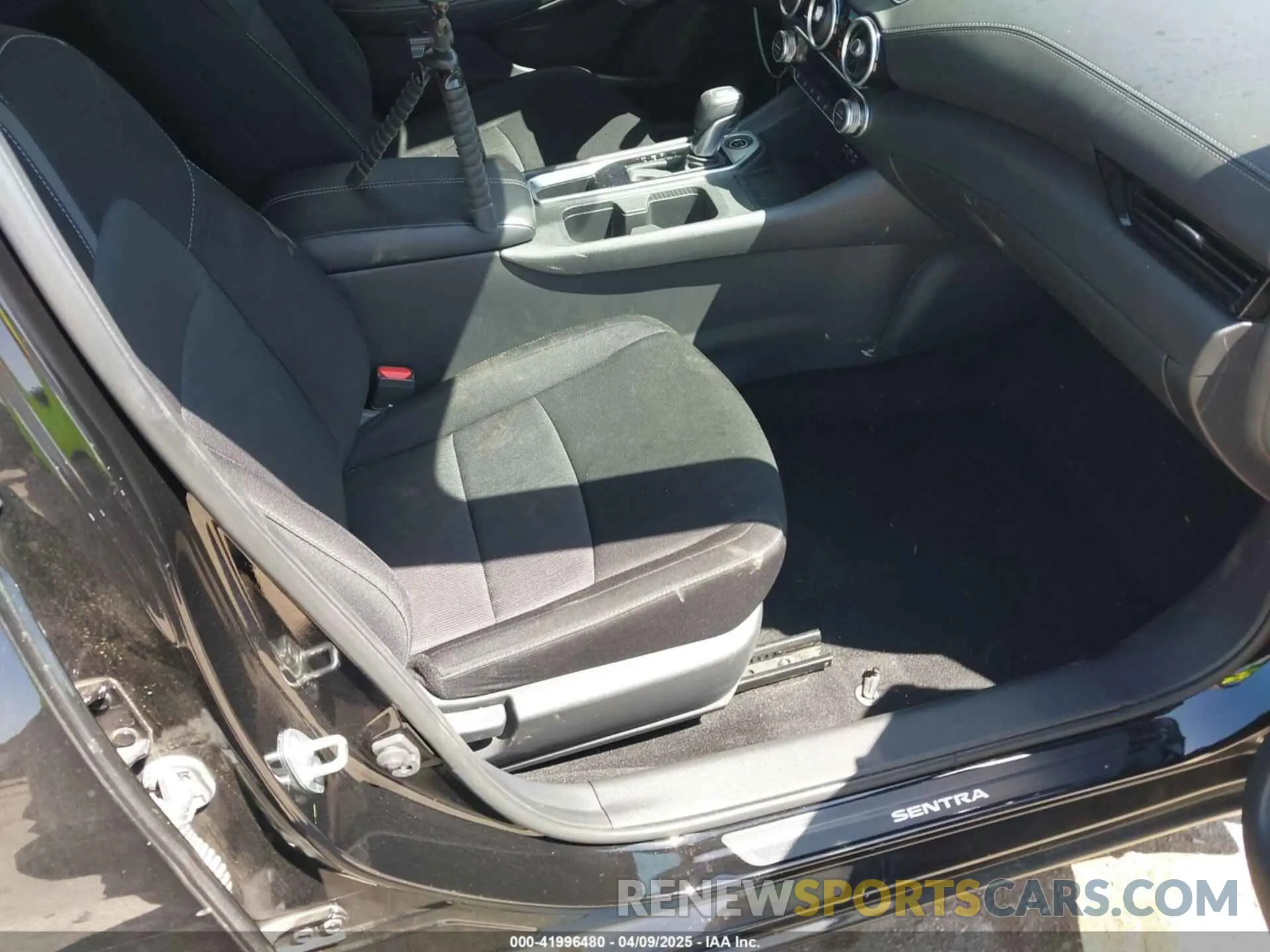 5 fotografías del automóvil dañado 3N1AB8CV1MY292325 NISSAN SENTRA 2021
