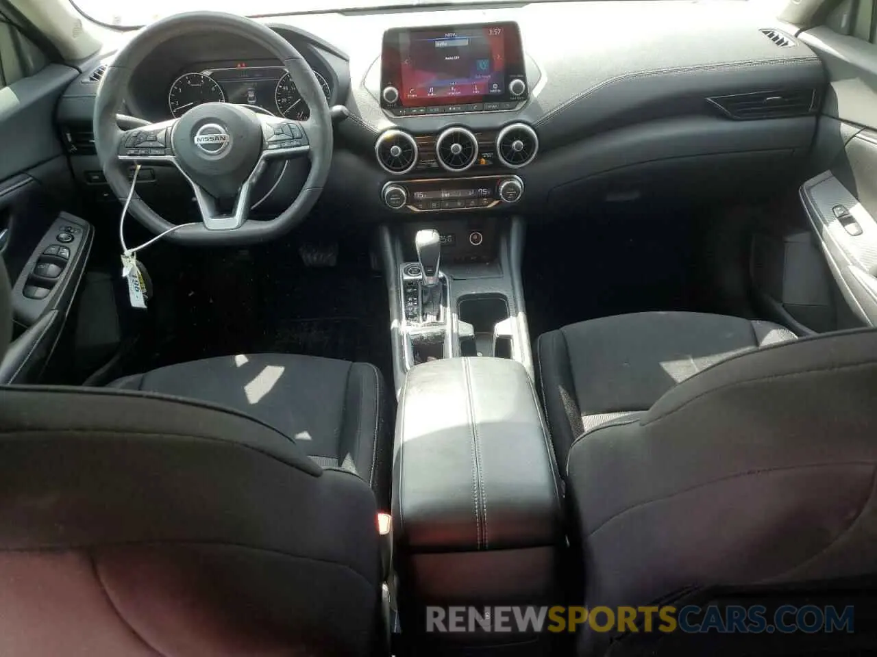8 fotografías del automóvil dañado 3N1AB8CV5MY266701 NISSAN SENTRA 2021