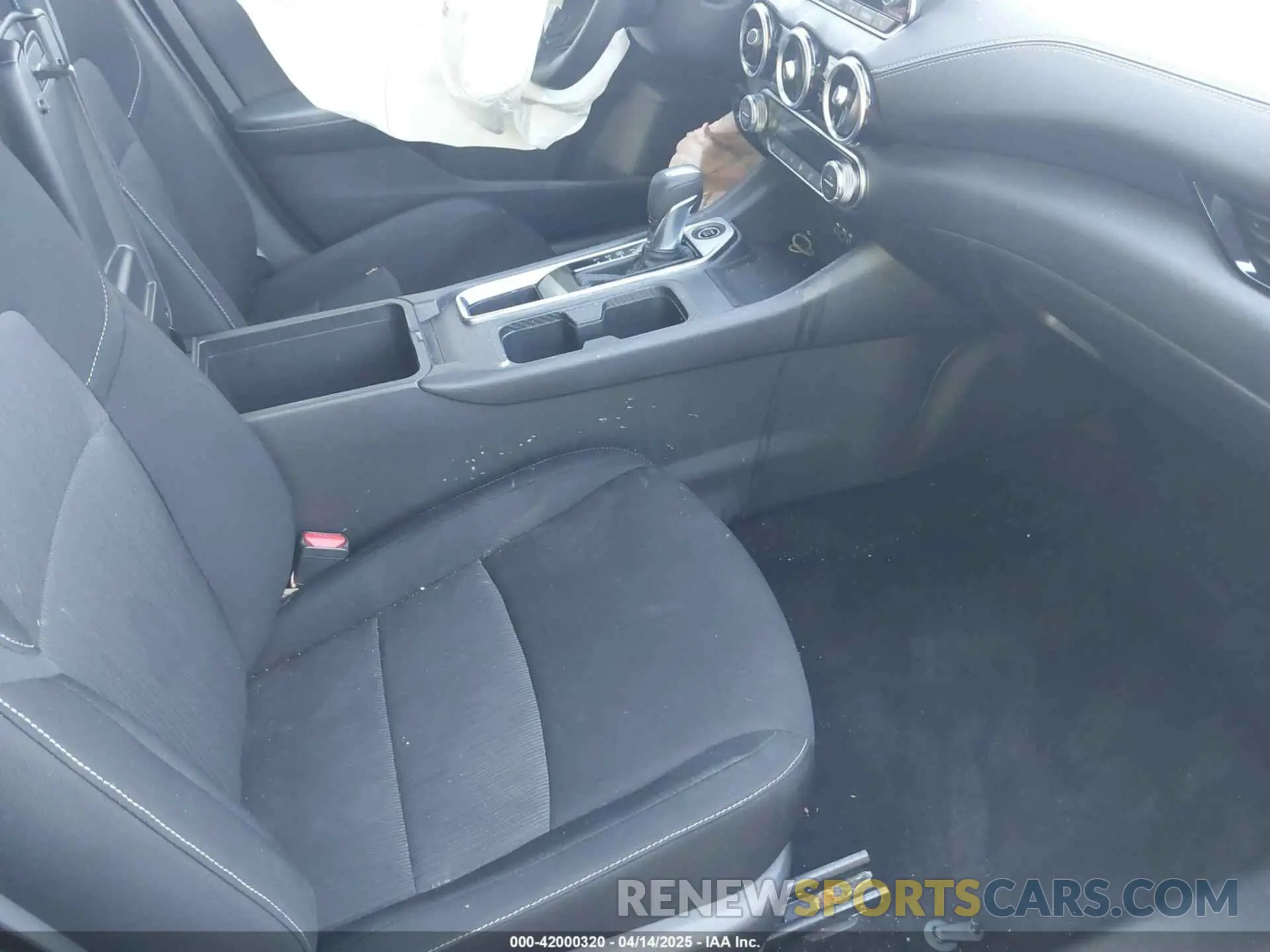 5 fotografías del automóvil dañado 3N1AB8CV8MY218724 NISSAN SENTRA 2021