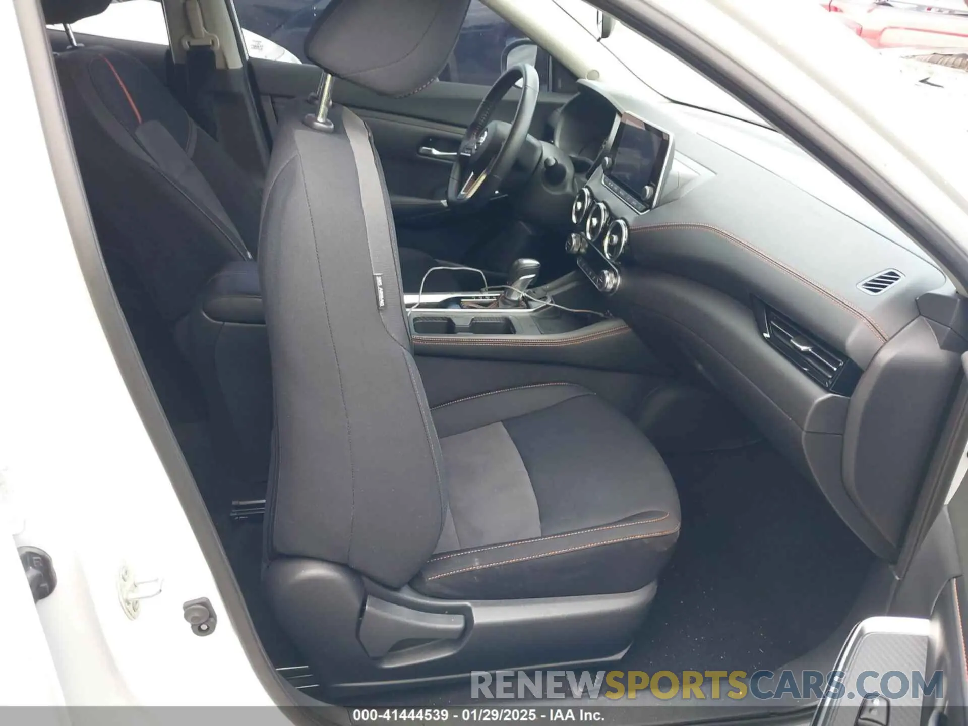 5 fotografías del automóvil dañado 3N1AB8DV6MY259562 NISSAN SENTRA 2021