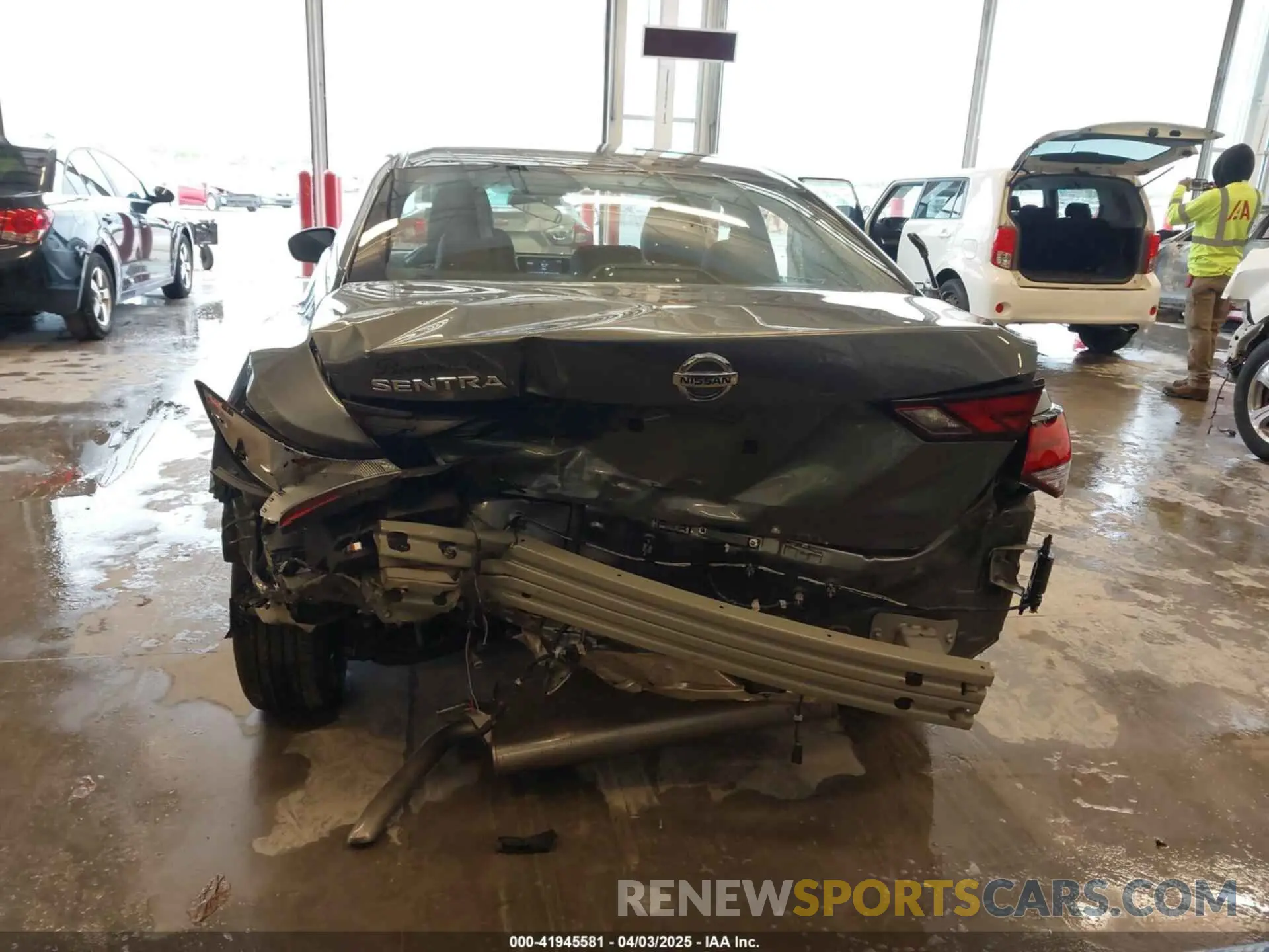 17 fotografías del automóvil dañado 3N1AB8BV1NY282039 NISSAN SENTRA 2022