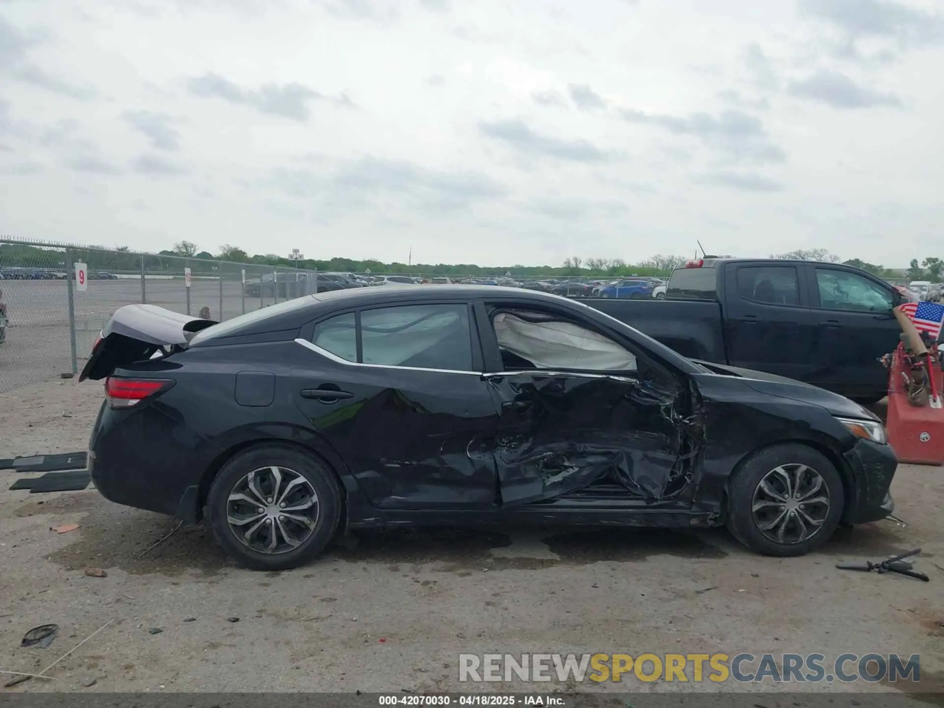 13 fotografías del automóvil dañado 3N1AB8BV2NY228510 NISSAN SENTRA 2022