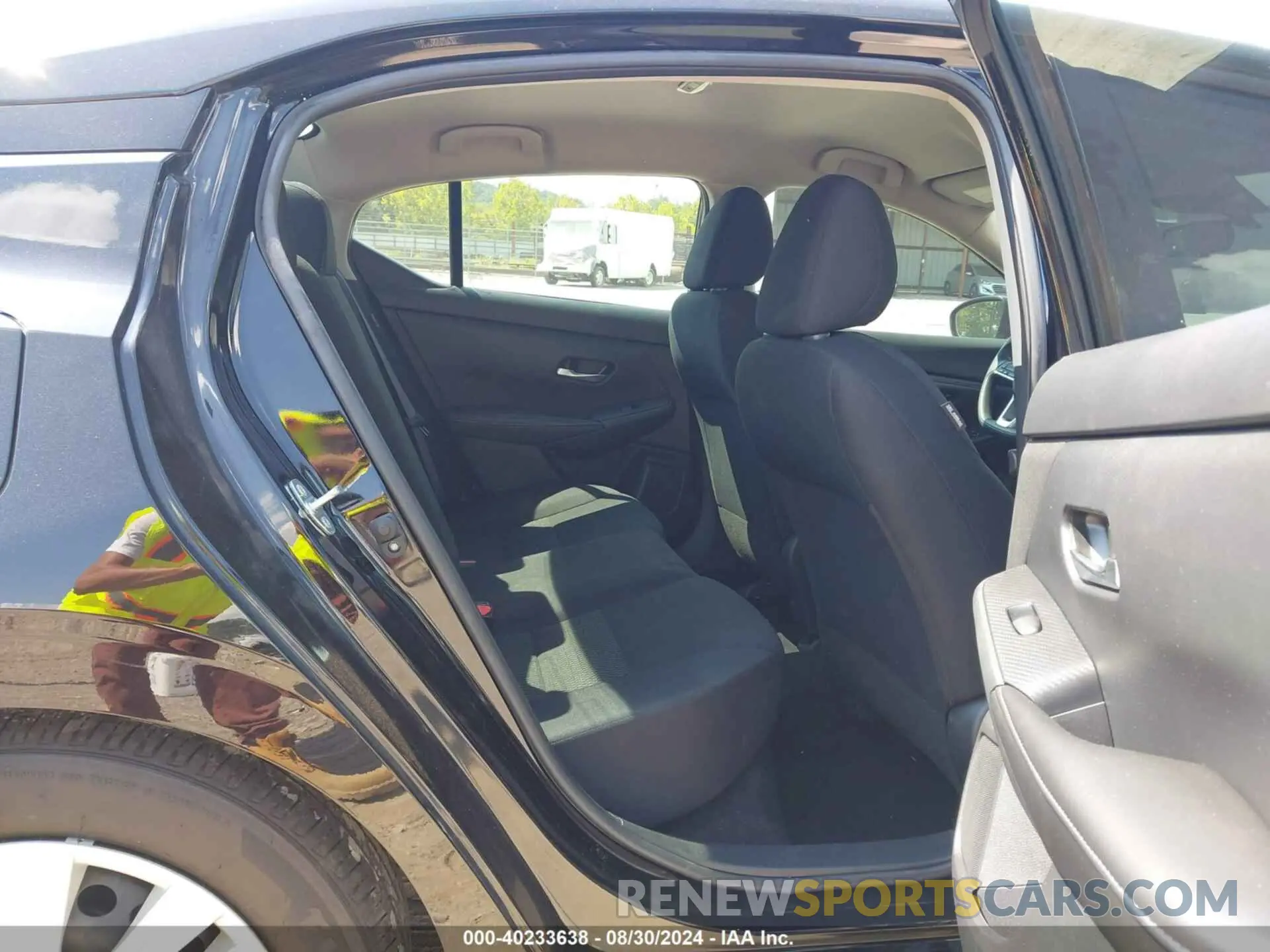 8 fotografías del automóvil dañado 3N1AB8BV3NY280535 NISSAN SENTRA 2022