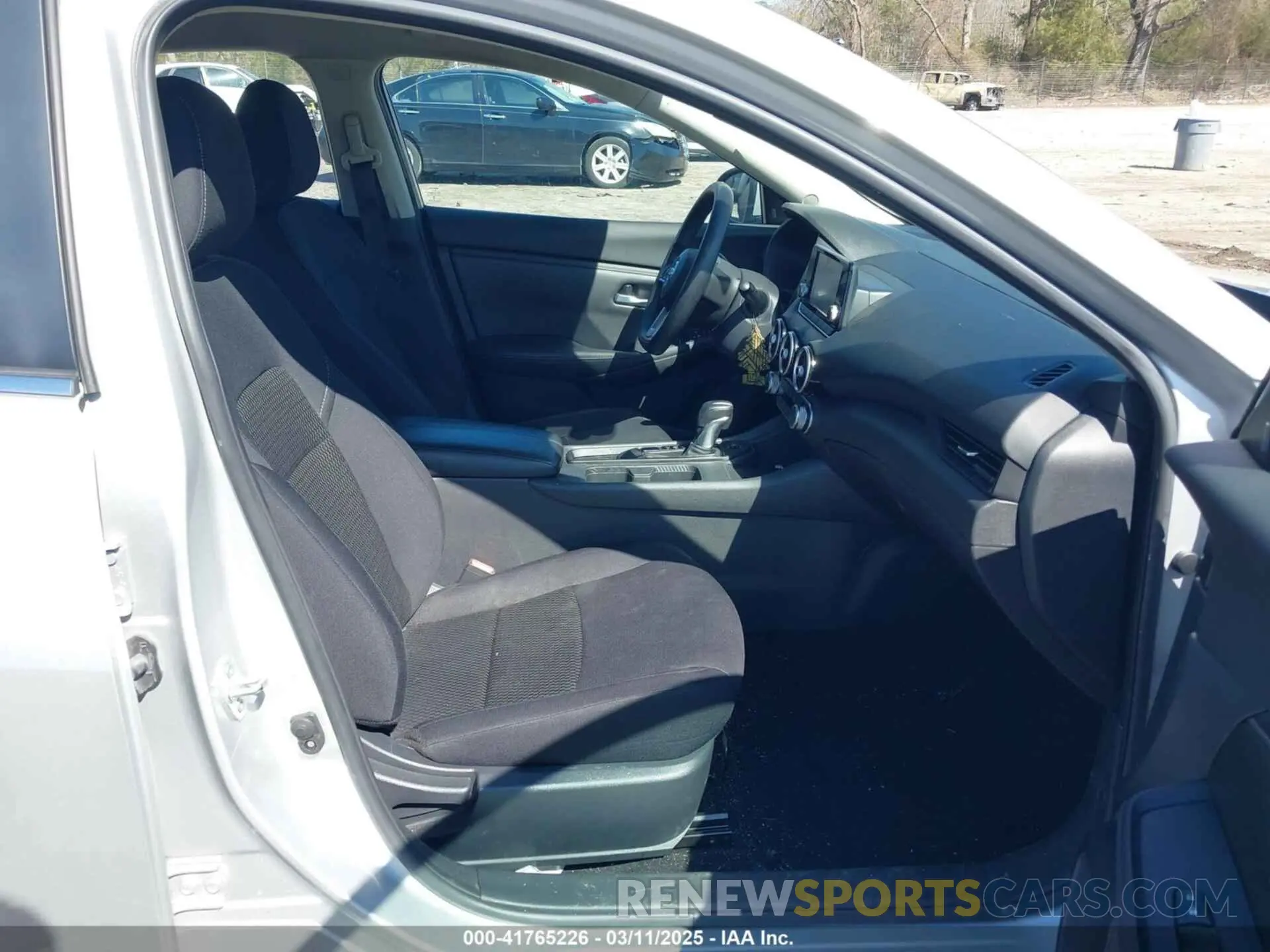 5 fotografías del automóvil dañado 3N1AB8BV3NY282348 NISSAN SENTRA 2022